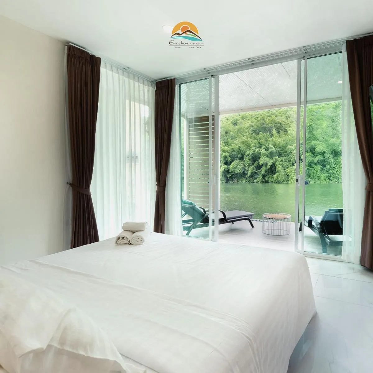 Bed in Erachon Raft Resort