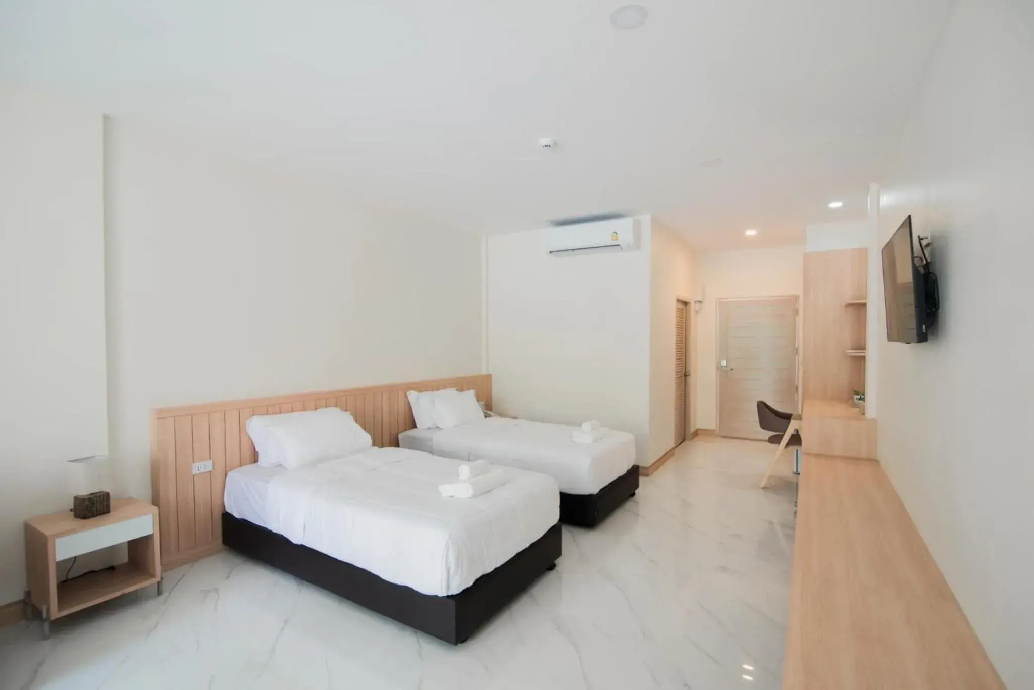 Standard Twin Room with Mountain View in Erachon Raft Resort Standard Twin Room with Mountain View in Erachon Raft Resort