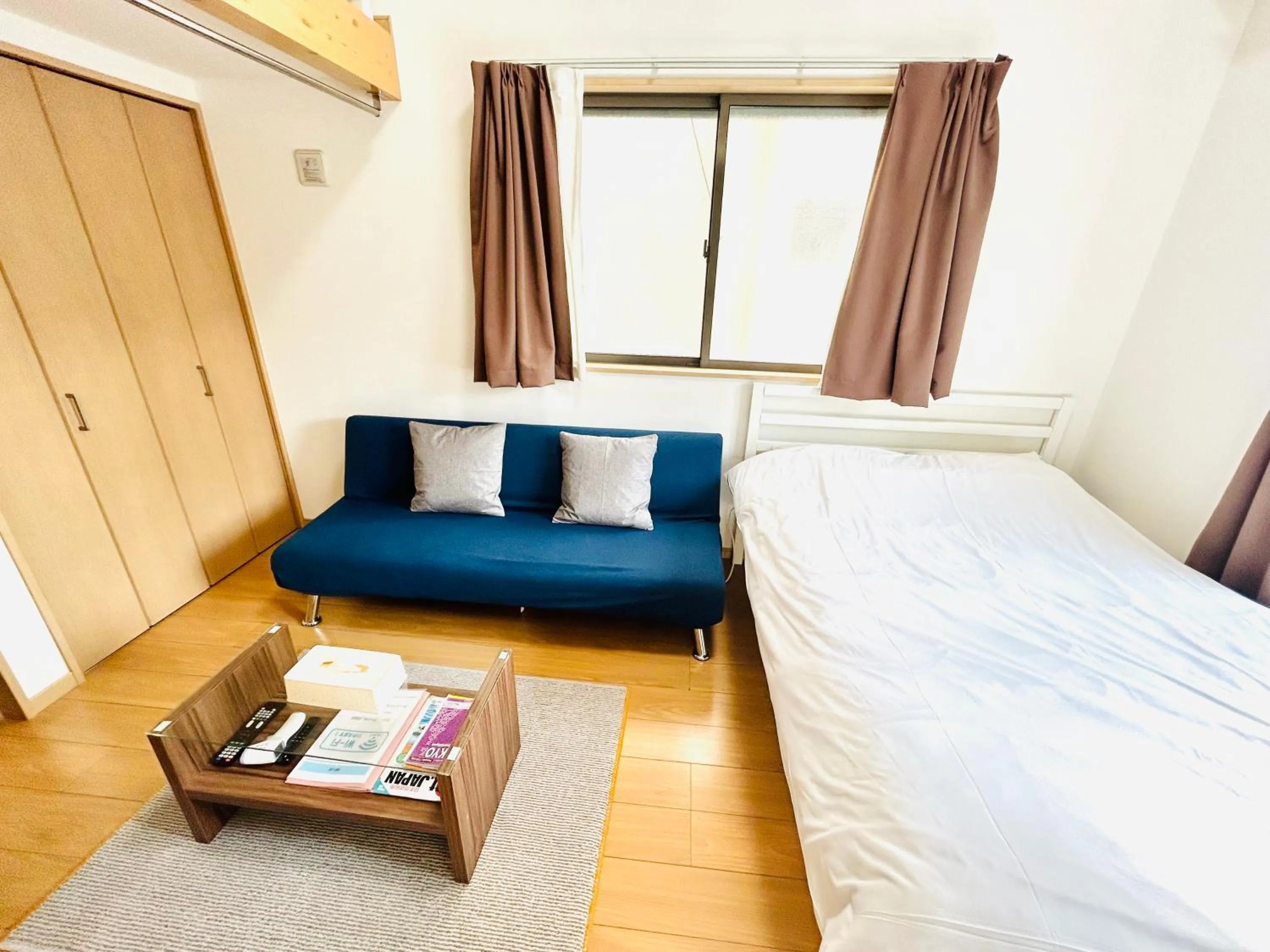 Bedroom, Bed in Tokyo Enjoy Hotel