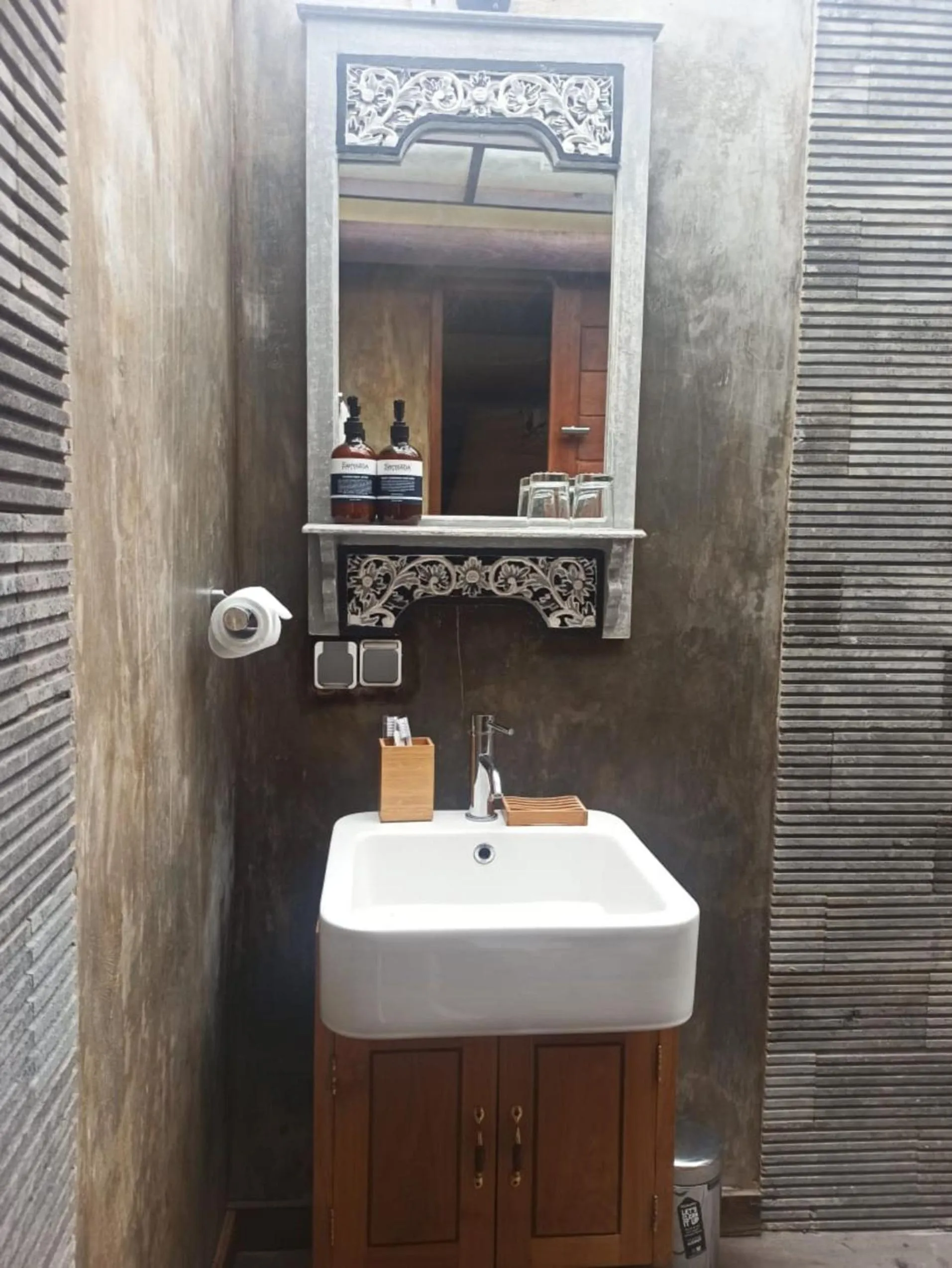 Property building in Batu Agung Laplapan