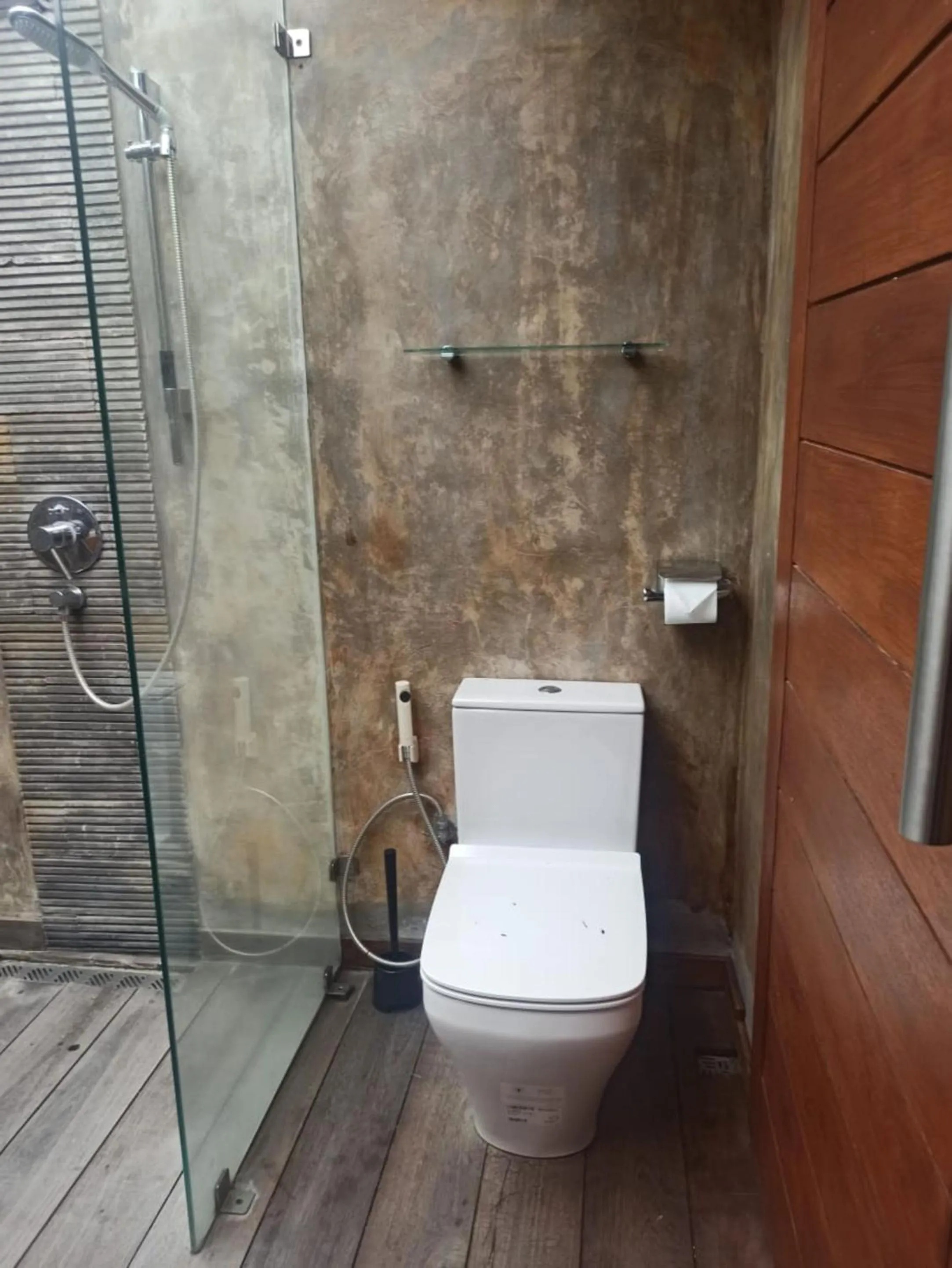 Property building in Batu Agung Laplapan