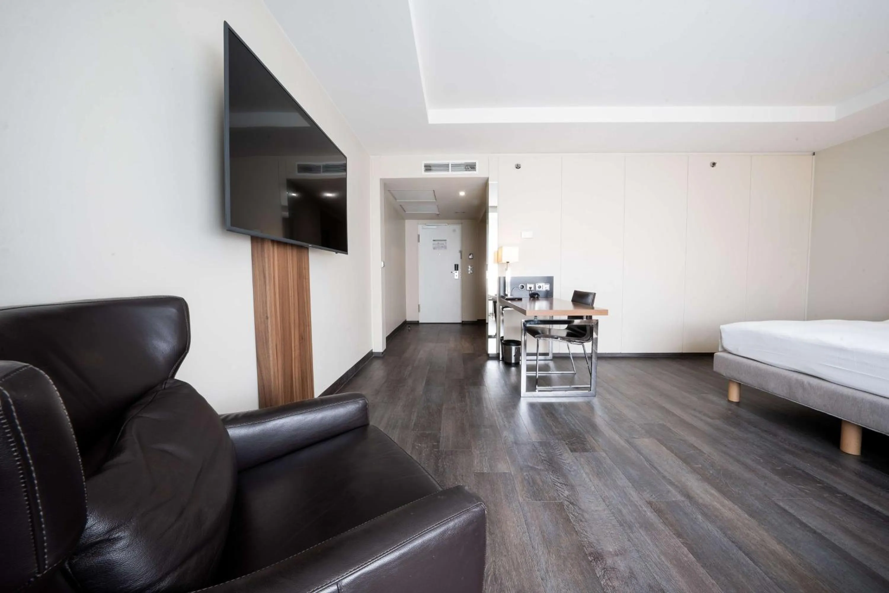 Bedroom, Bed in Radisson Blu Conference Hotel, Düsseldorf