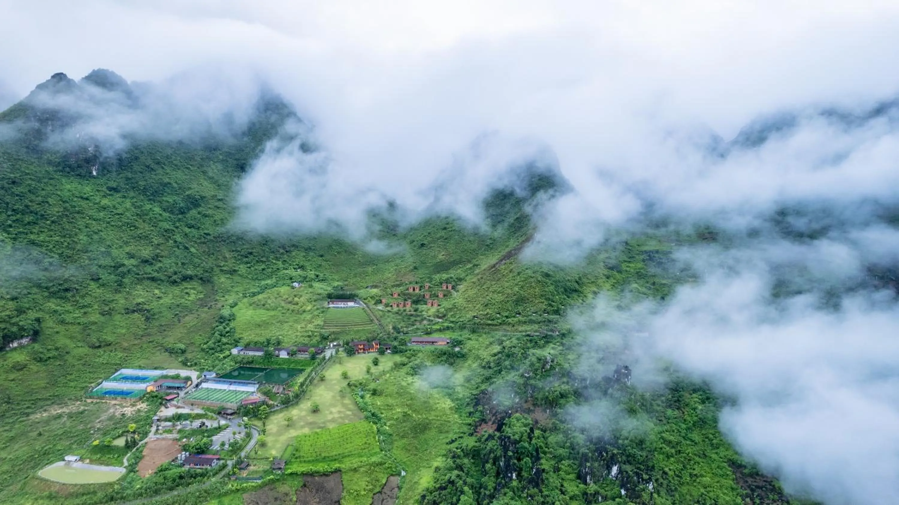 H'mong Village Resort Ha Giang