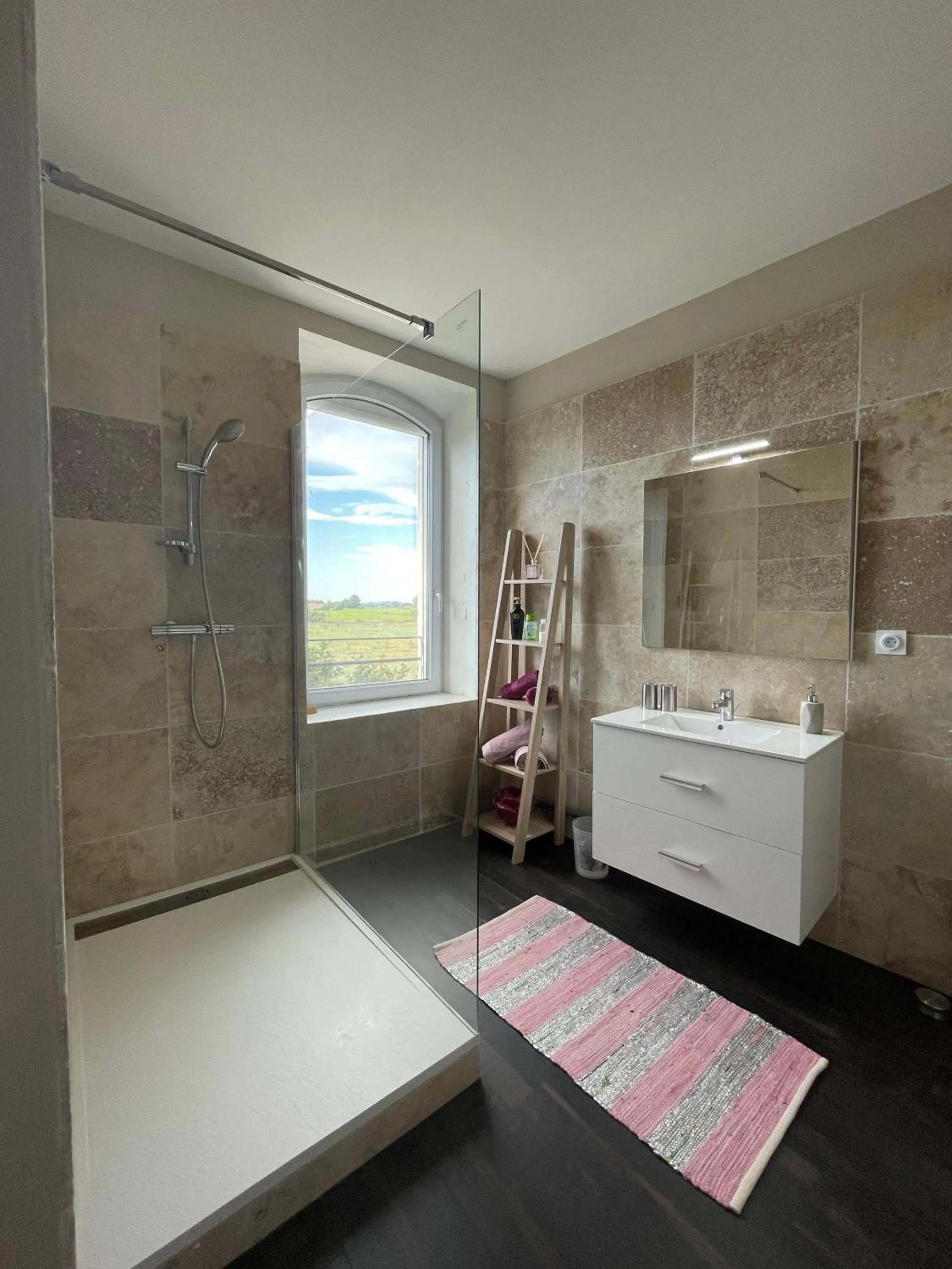 Bathroom in Mas Tareau la Syrah