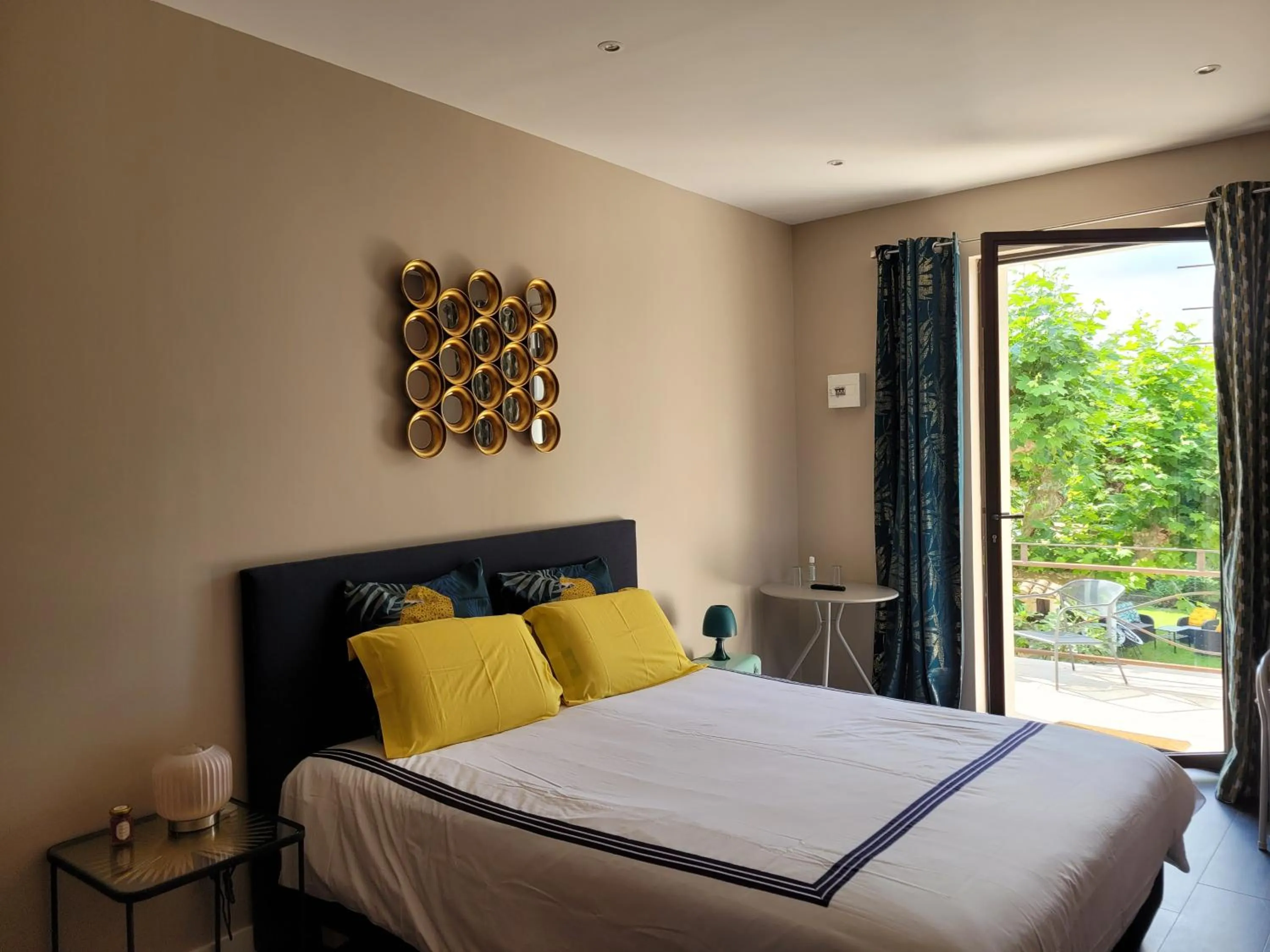 Bed in Mas Tareau Chambres d Hotes