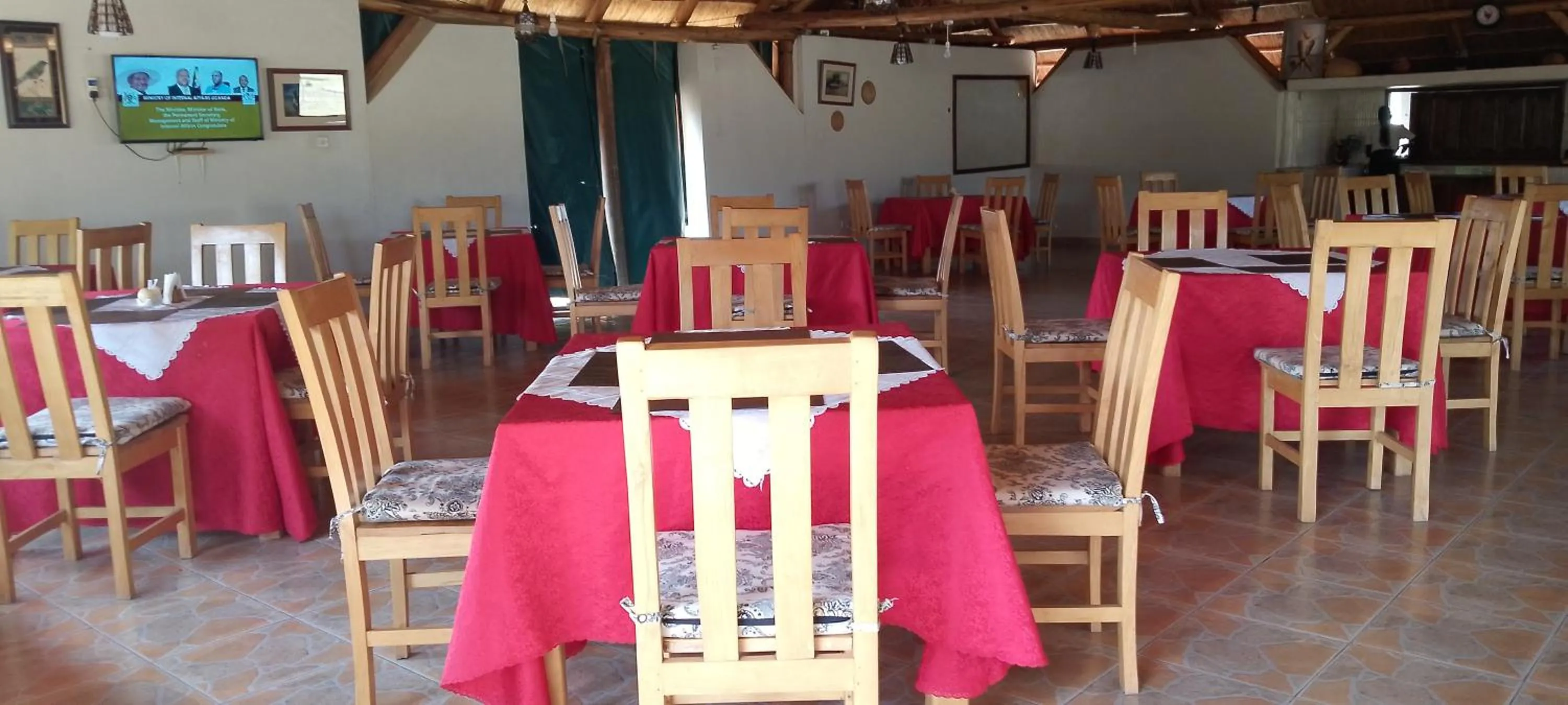 Restaurant/places to eat in Acaki Lodge