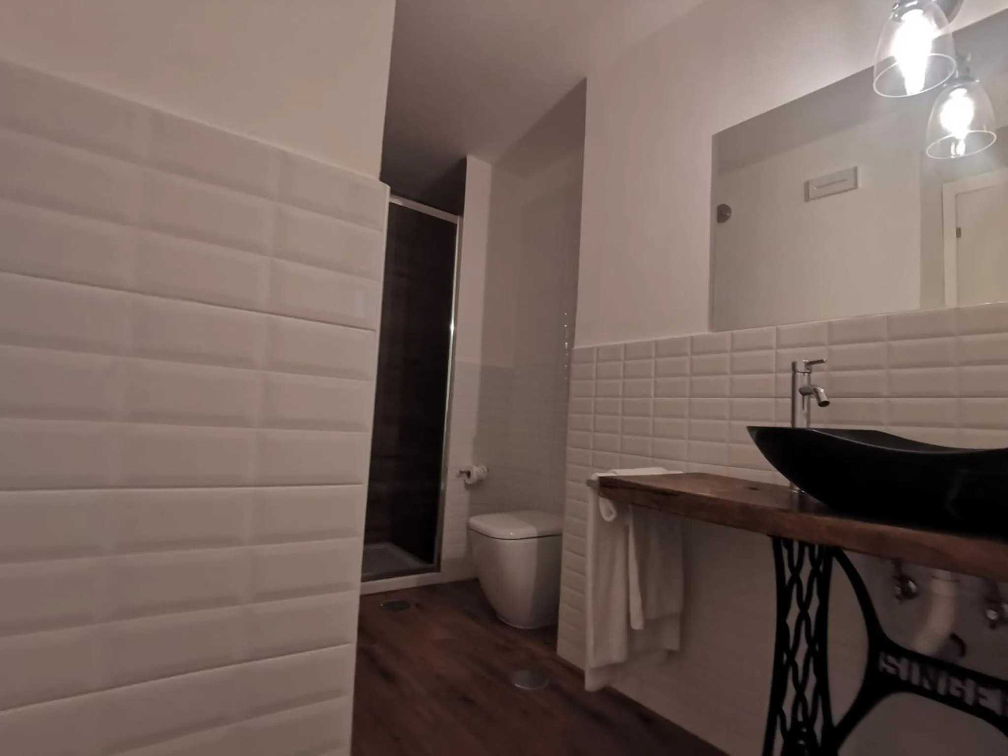 Bathroom in TOLEDO CLASS