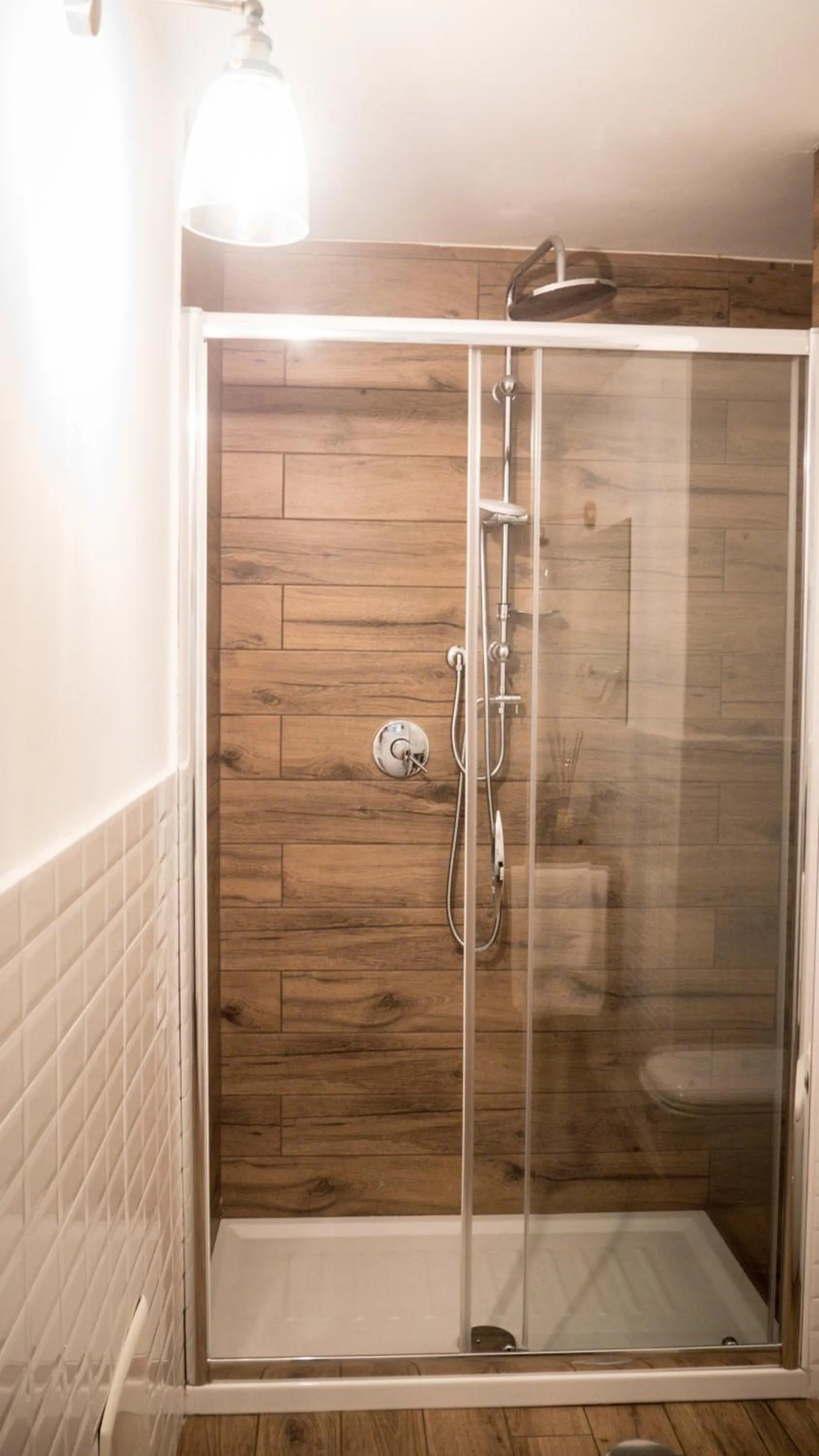 Bathroom in TOLEDO CLASS