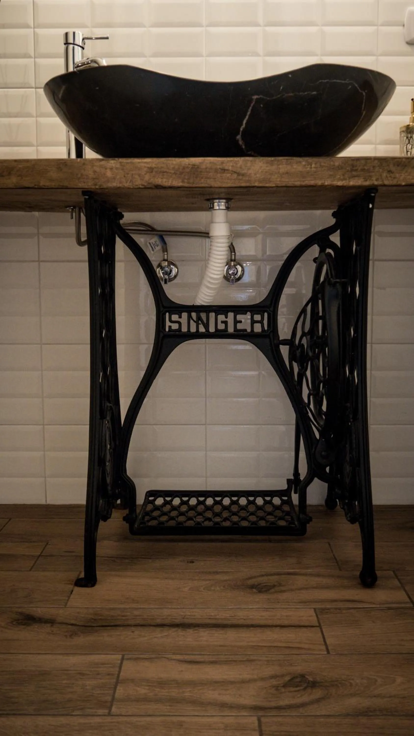 Bathroom in TOLEDO CLASS