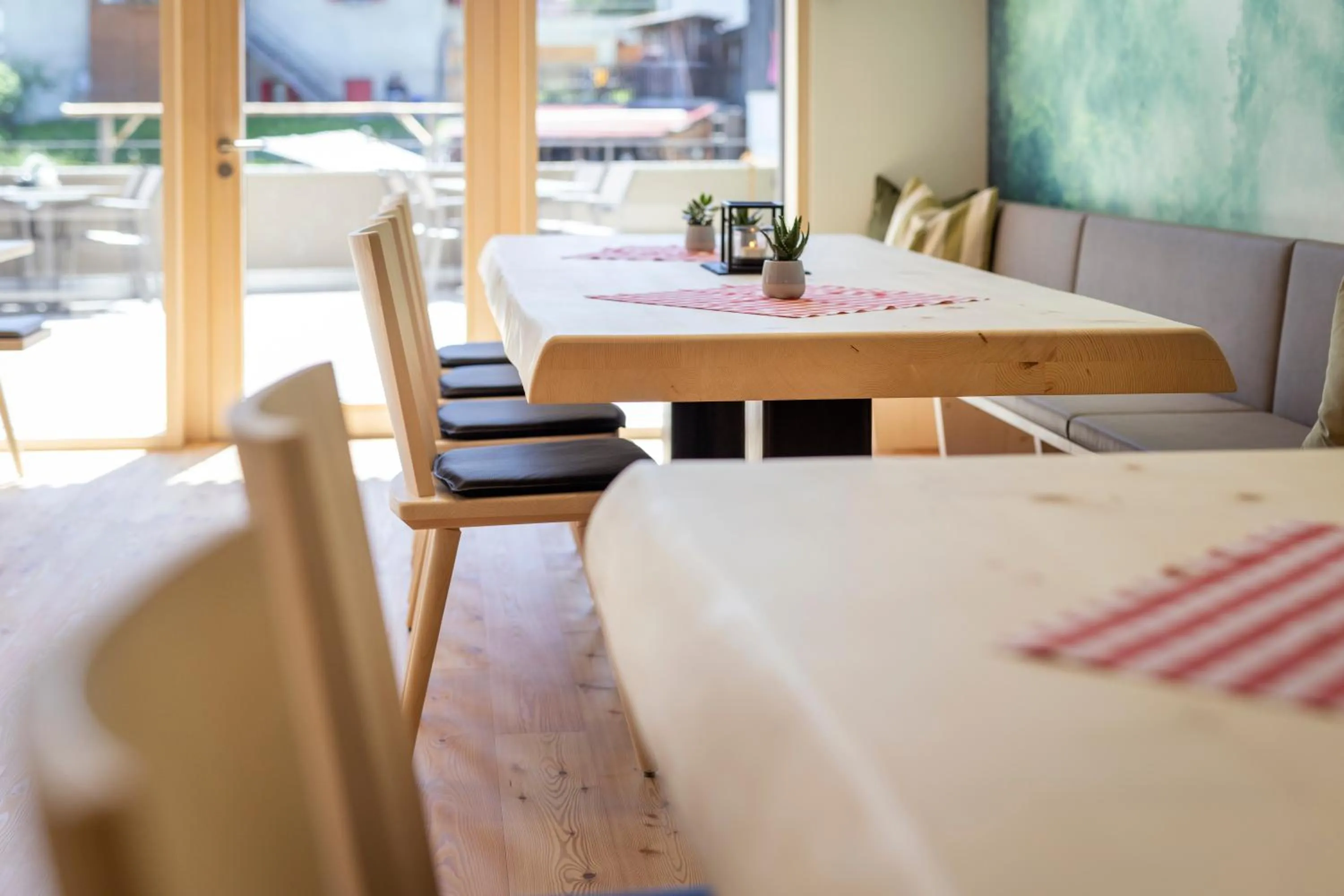 Restaurant/places to eat in JUFA Hotel Savognin