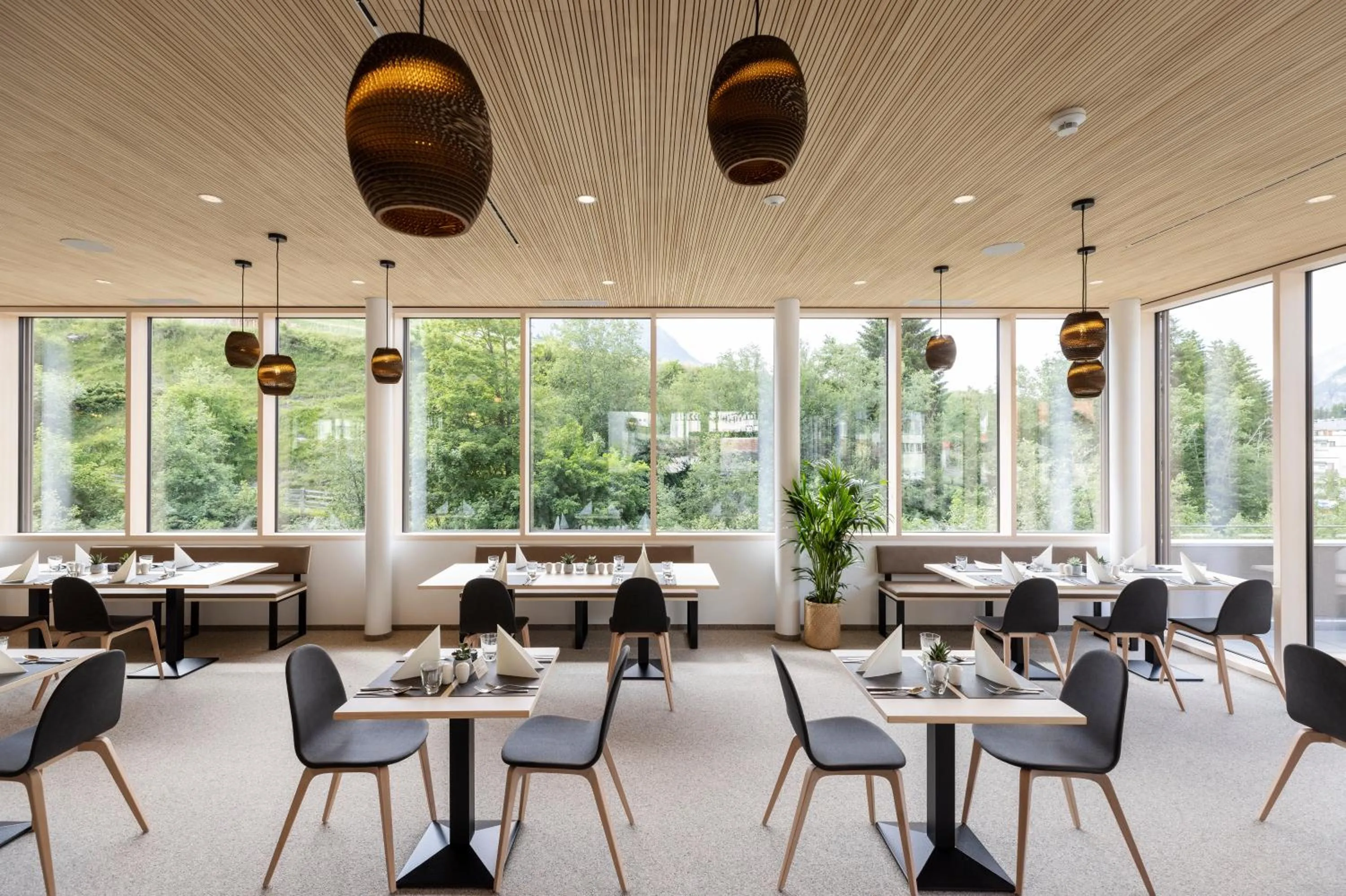 Restaurant/places to eat in JUFA Hotel Savognin