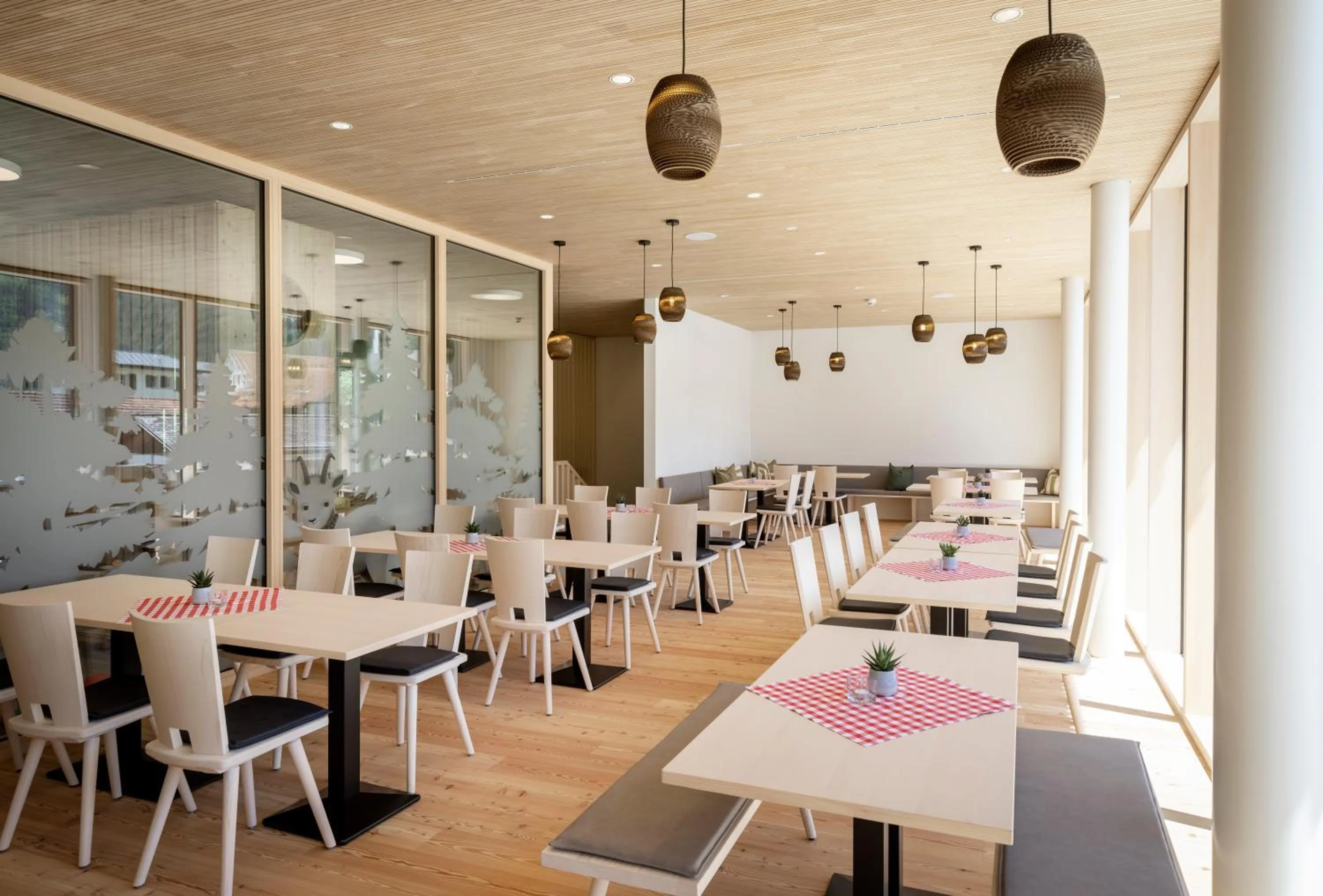 Restaurant/places to eat in JUFA Hotel Savognin