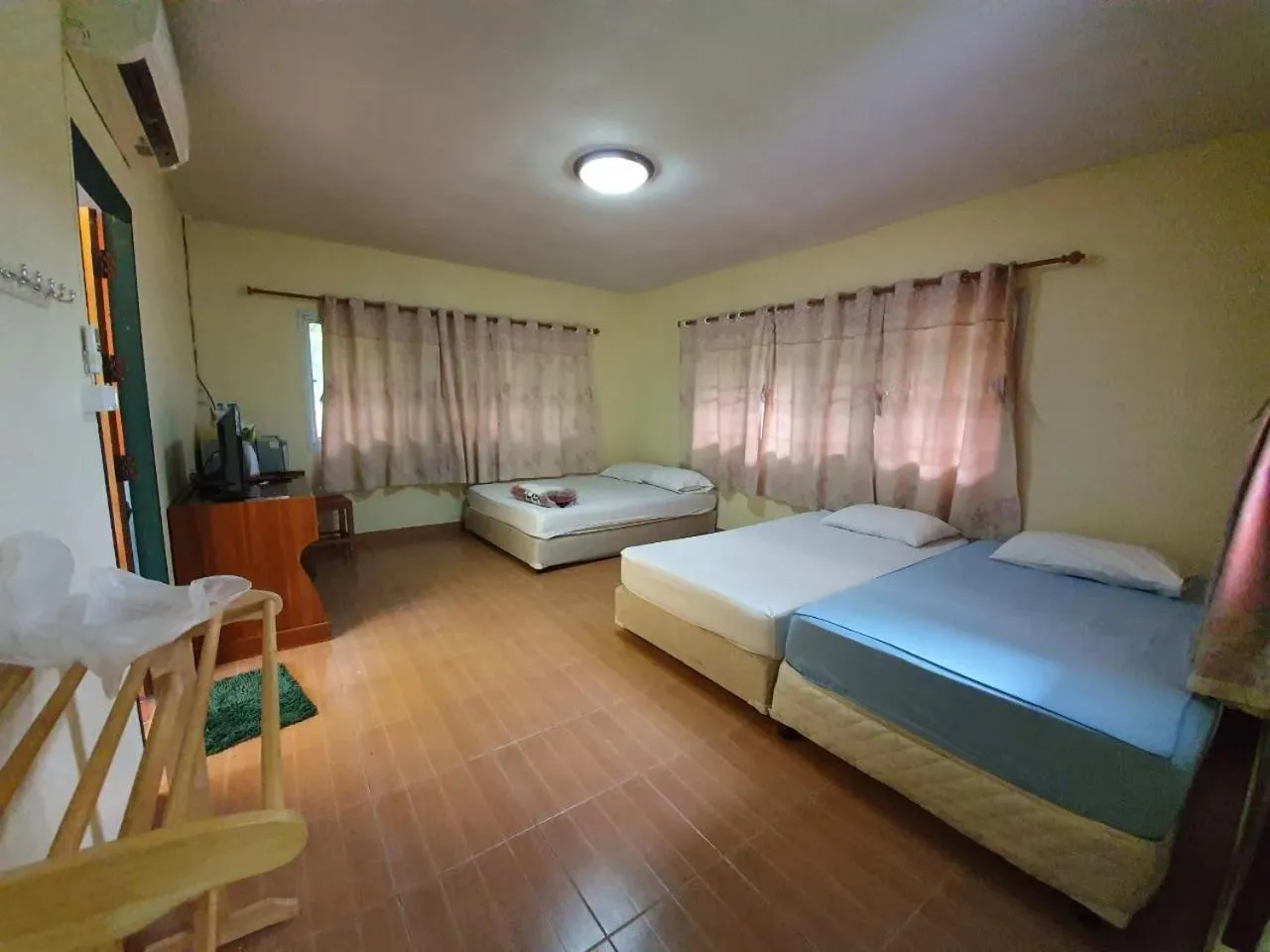 Photo of the whole room, Bed in Putan-namsai Resort