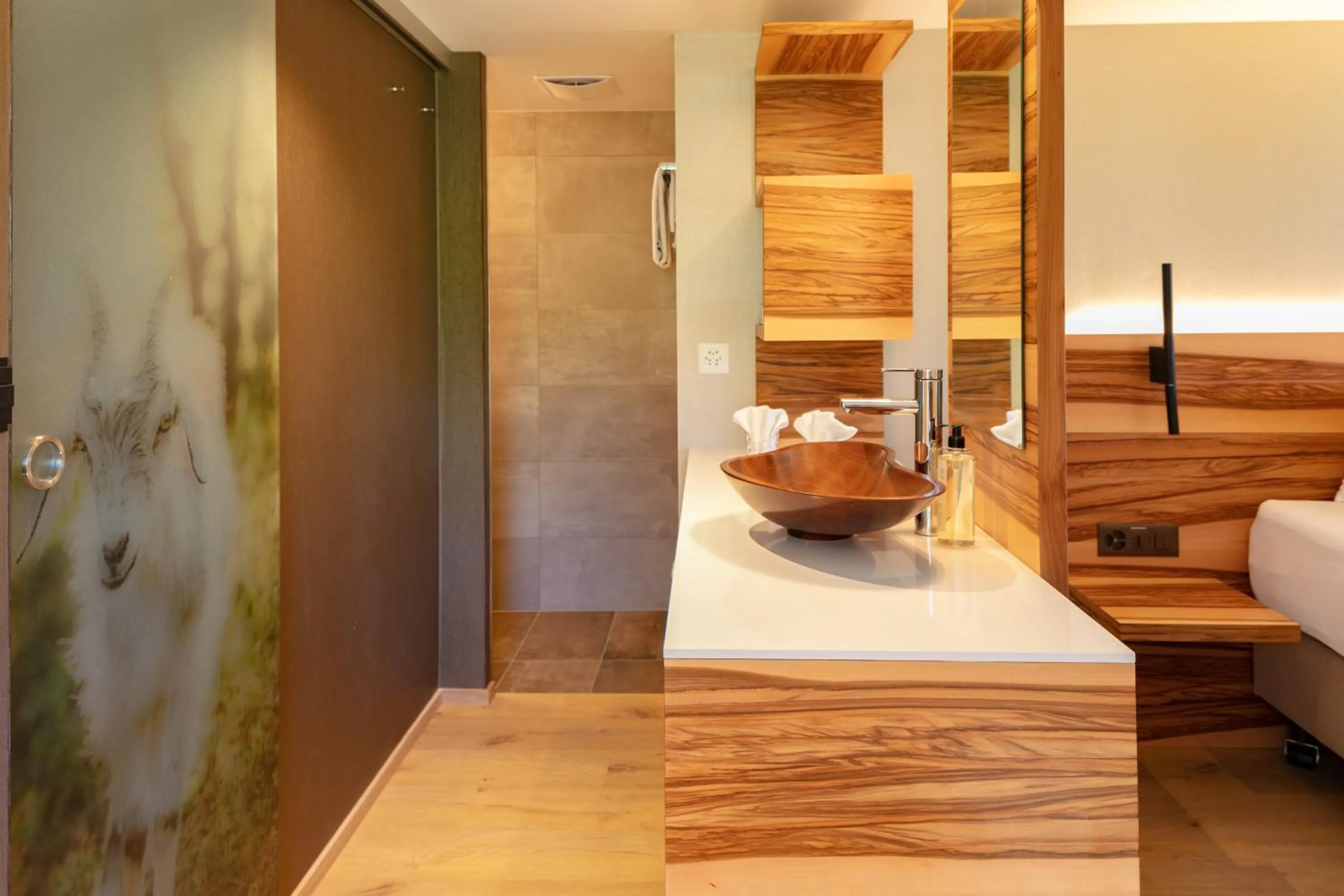 Photo of the whole room, Bed in Hotel Frohe Aussicht