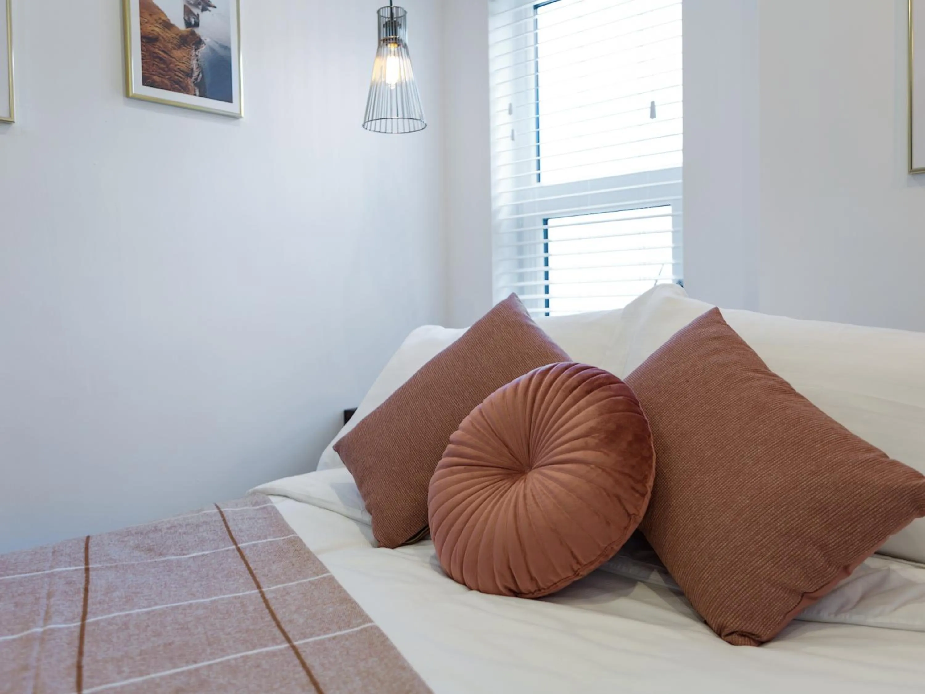 Bedroom, Bed in Macs Townhouse Dungarvan