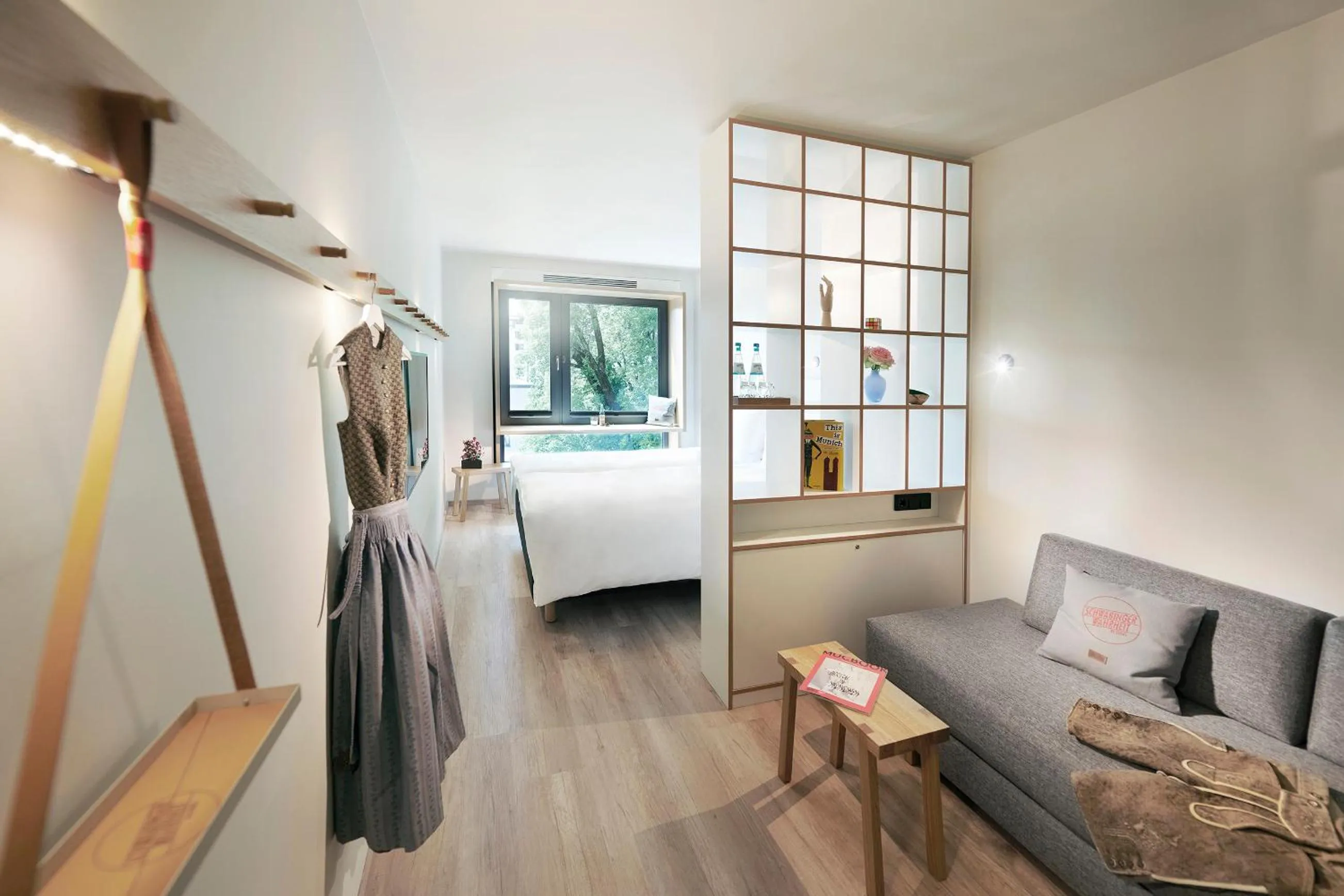 Decorative detail in Schwabinger Wahrheit by Geisel