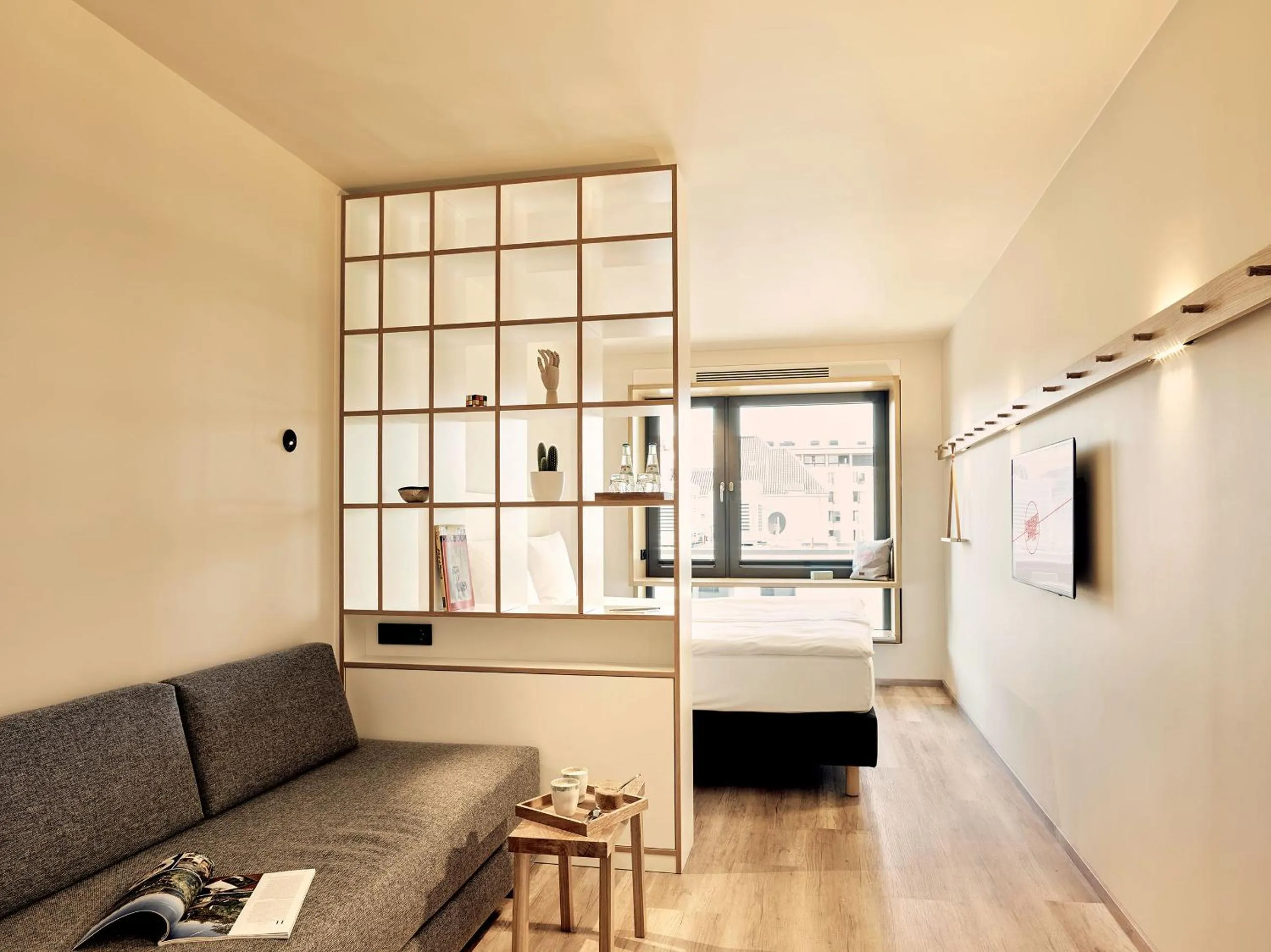 Photo of the whole room in Schwabinger Wahrheit by Geisel