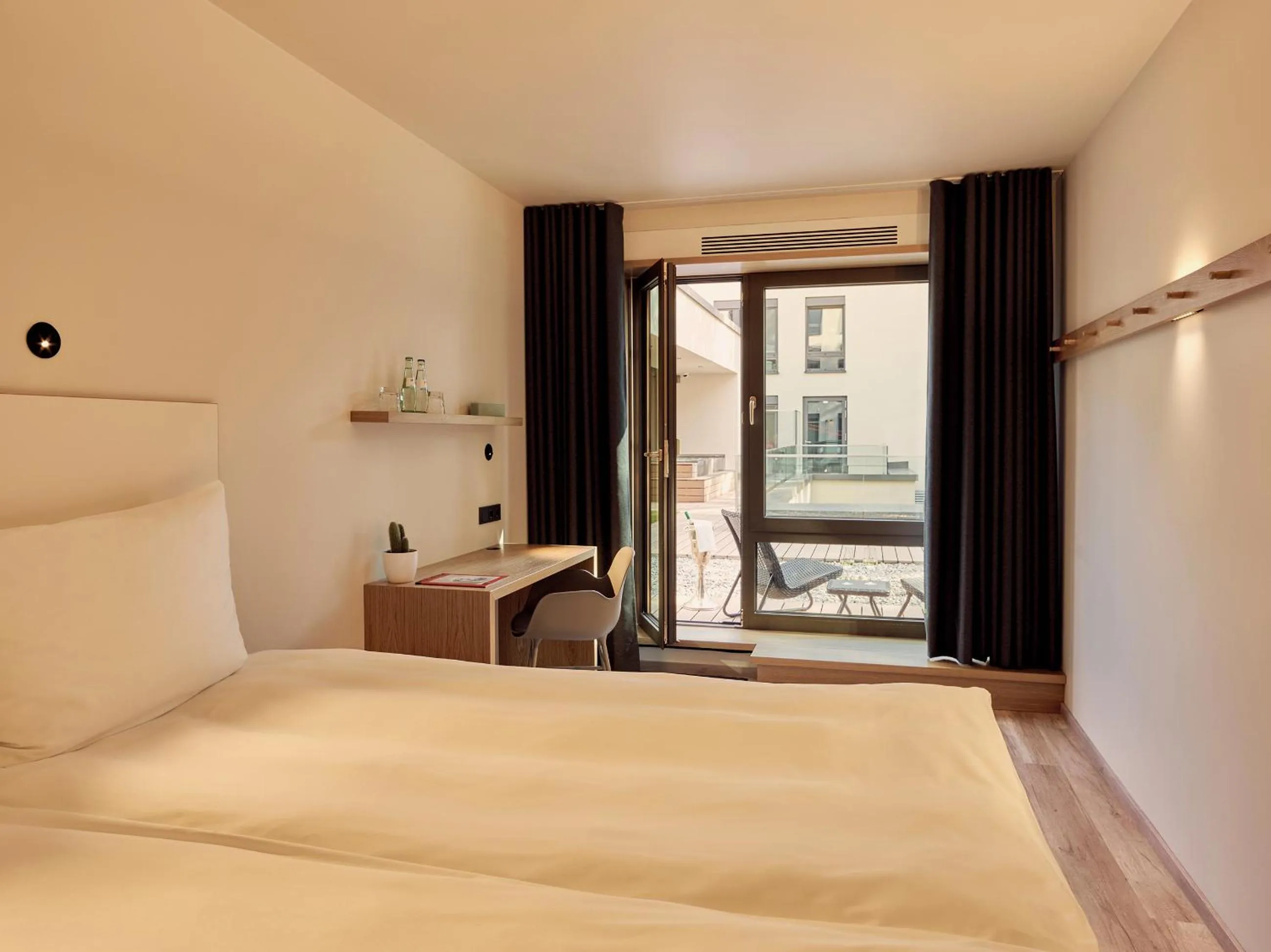 Decorative detail, Bed in Schwabinger Wahrheit by Geisel