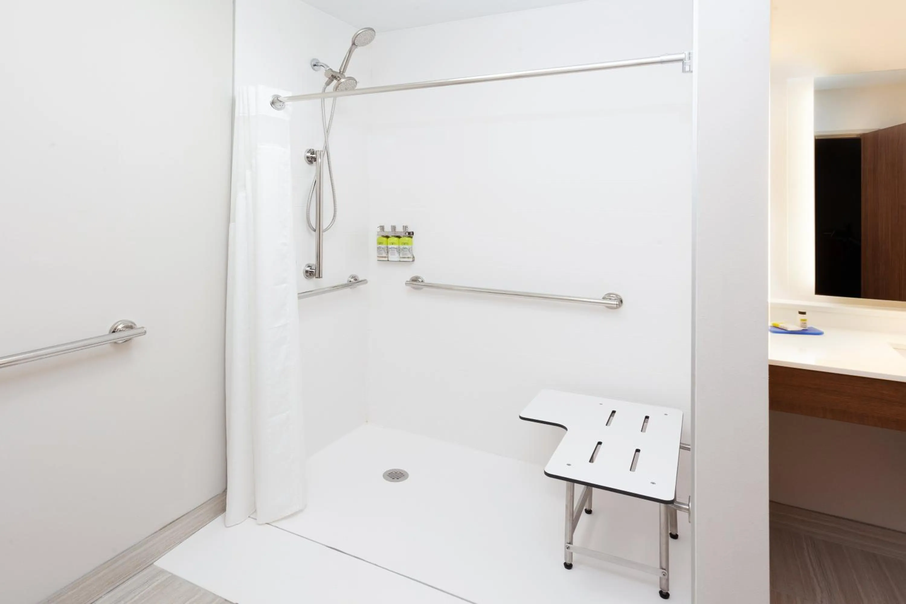 Photo of the whole room in Holiday Inn Express & Suites - Fayetteville by IHG