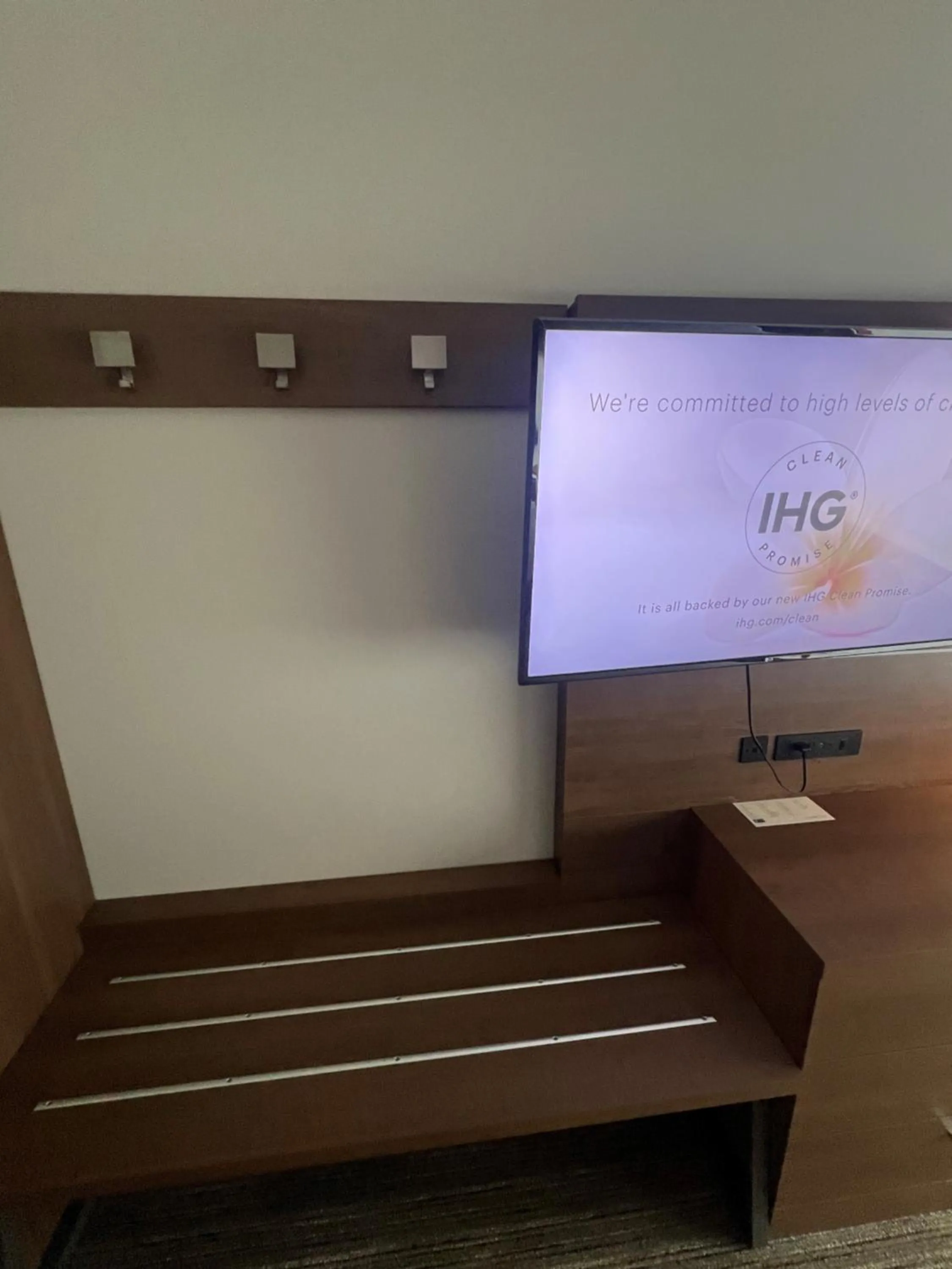 TV and multimedia in Holiday Inn Express & Suites - Fayetteville by IHG