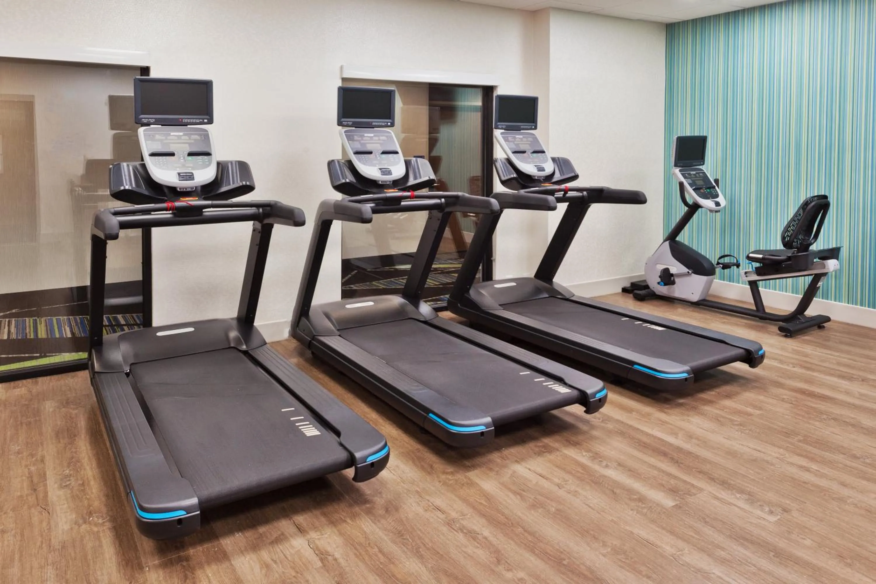 Spa and wellness centre/facilities in Holiday Inn Express & Suites - Fayetteville by IHG