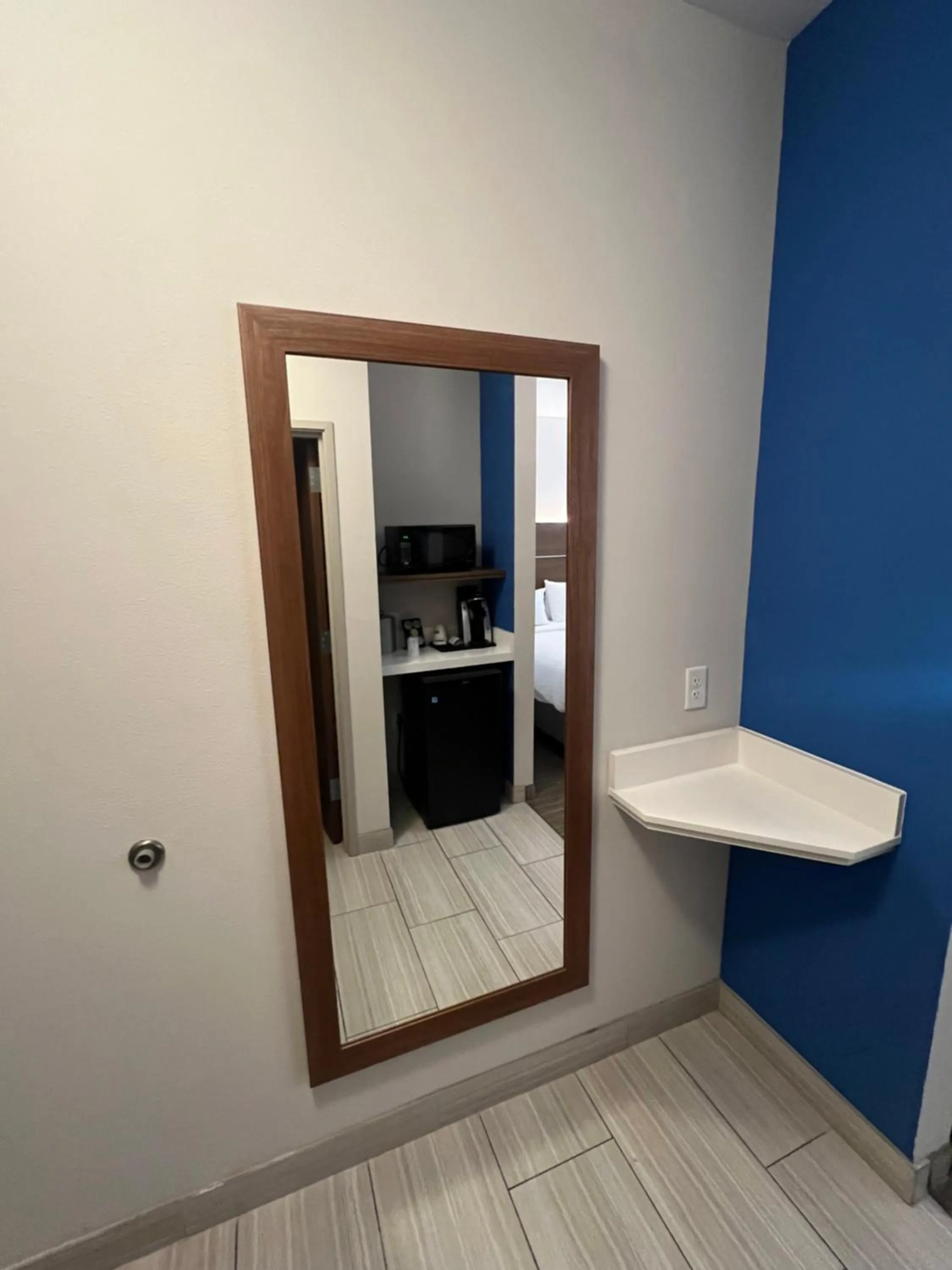 Bedroom in Holiday Inn Express & Suites - Fayetteville by IHG