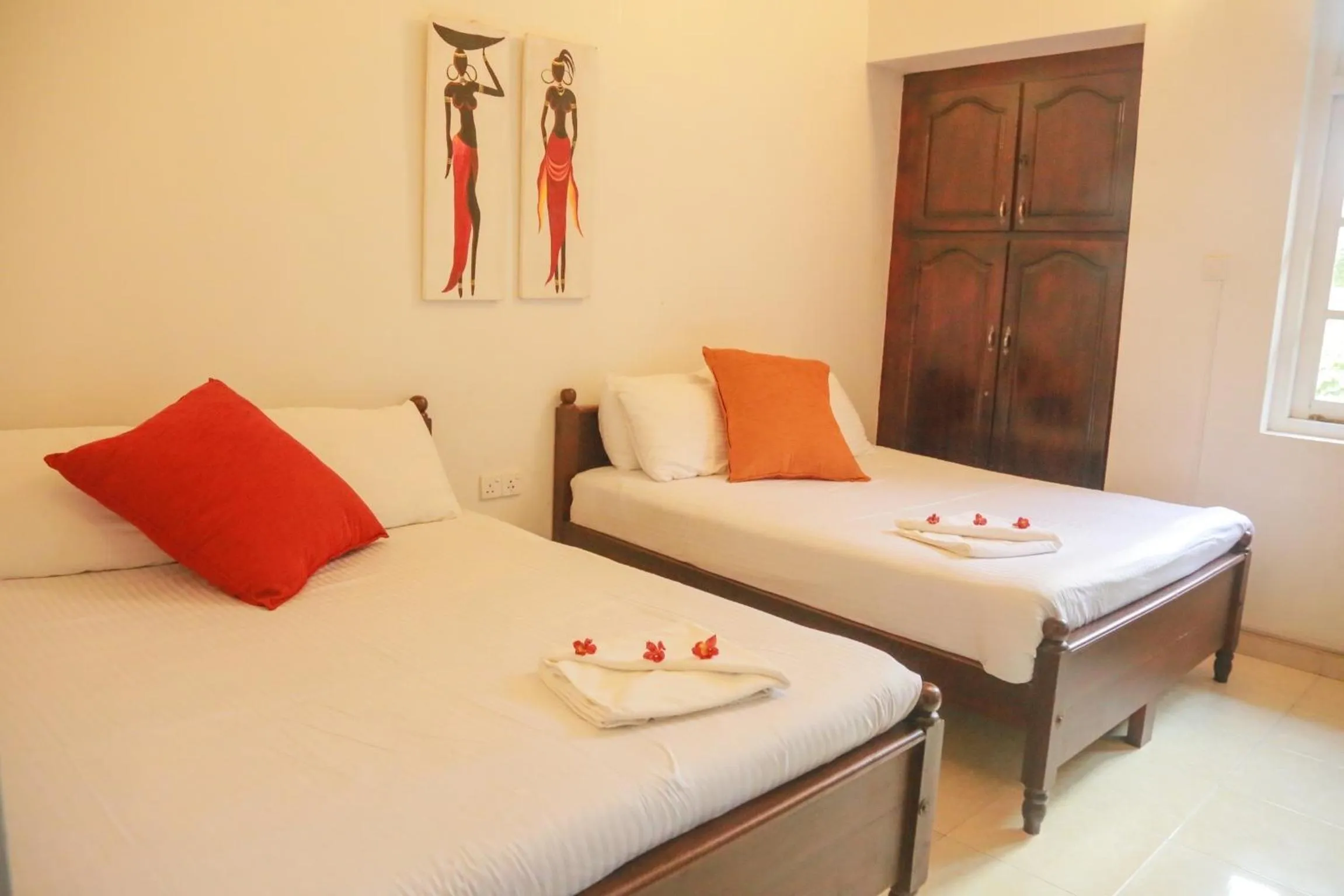 Bed in Inroma Holiday Resort