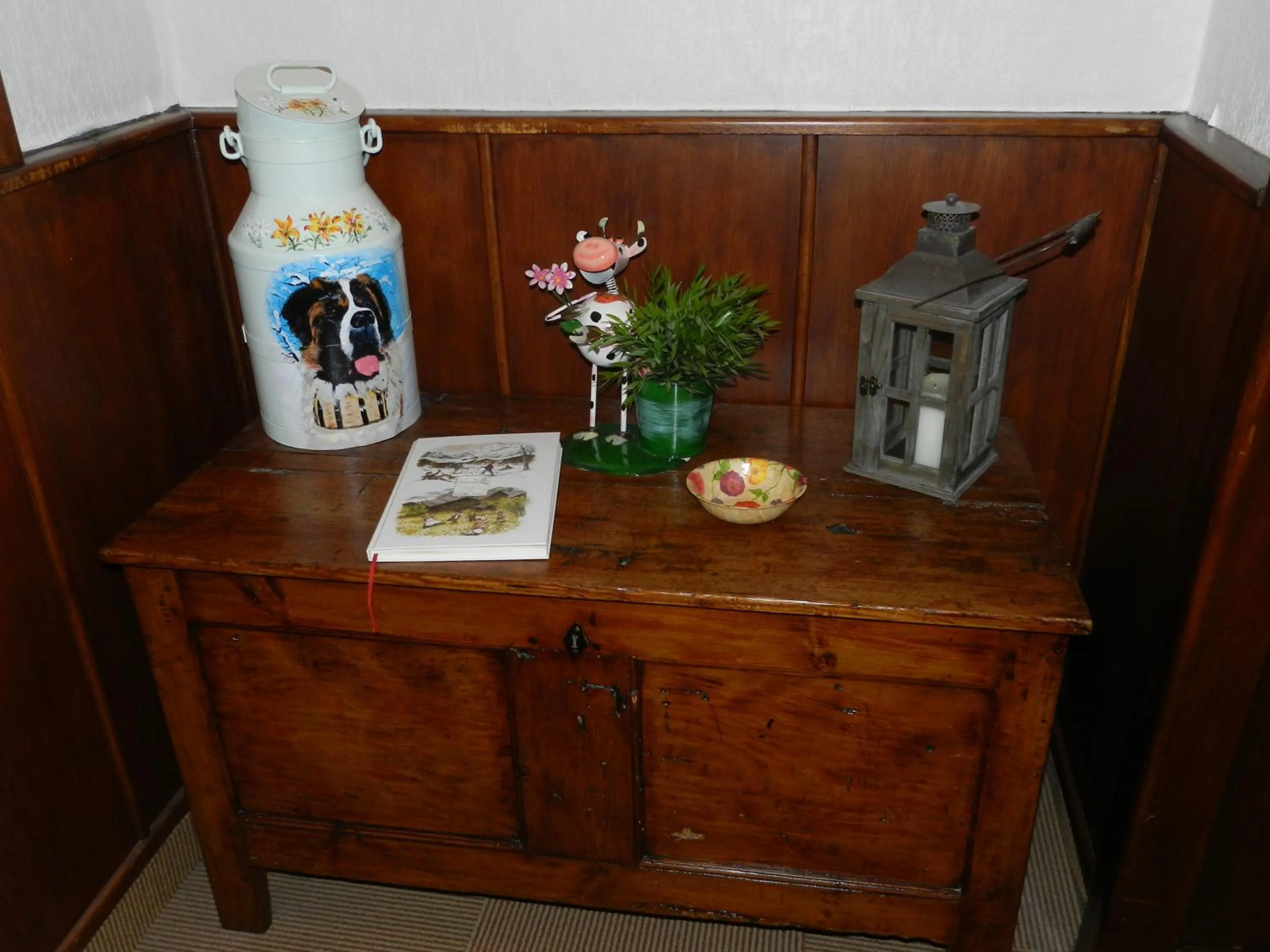 Decorative detail in Hotel du Mont Blanc