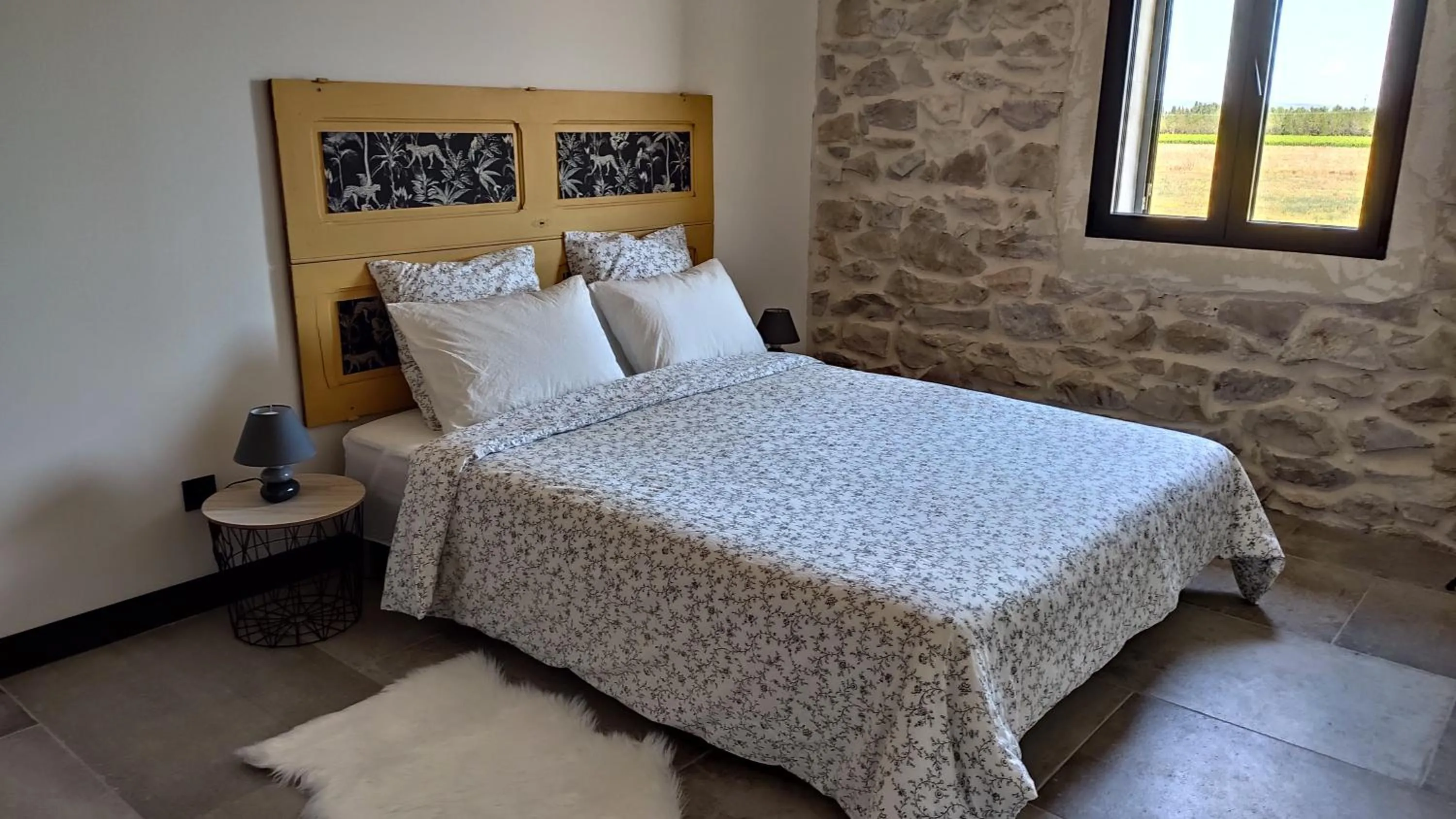Bedroom, Bed in Manoir du Marquis de Montcalm