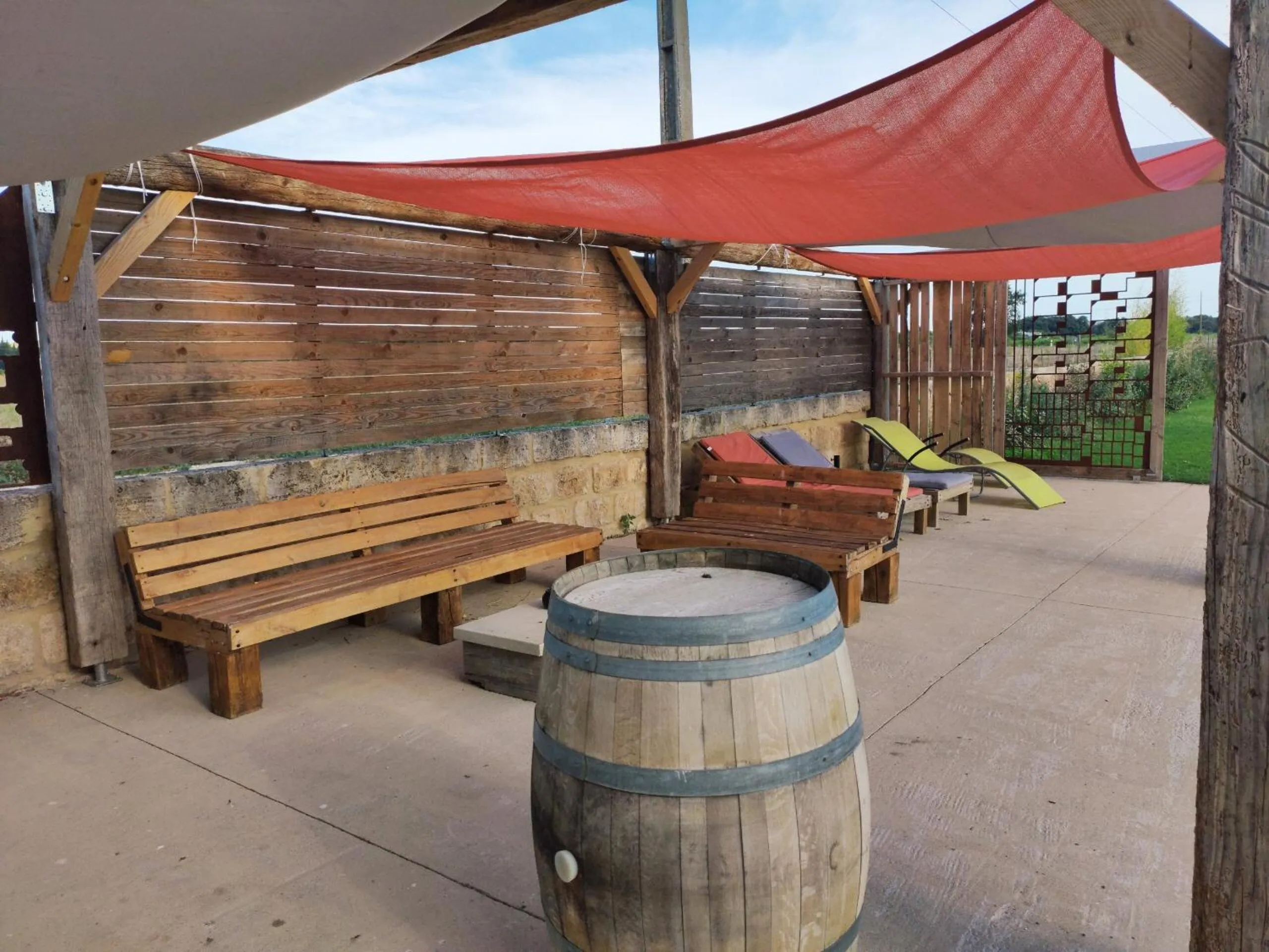Pool view in Manoir du Marquis de Montcalm