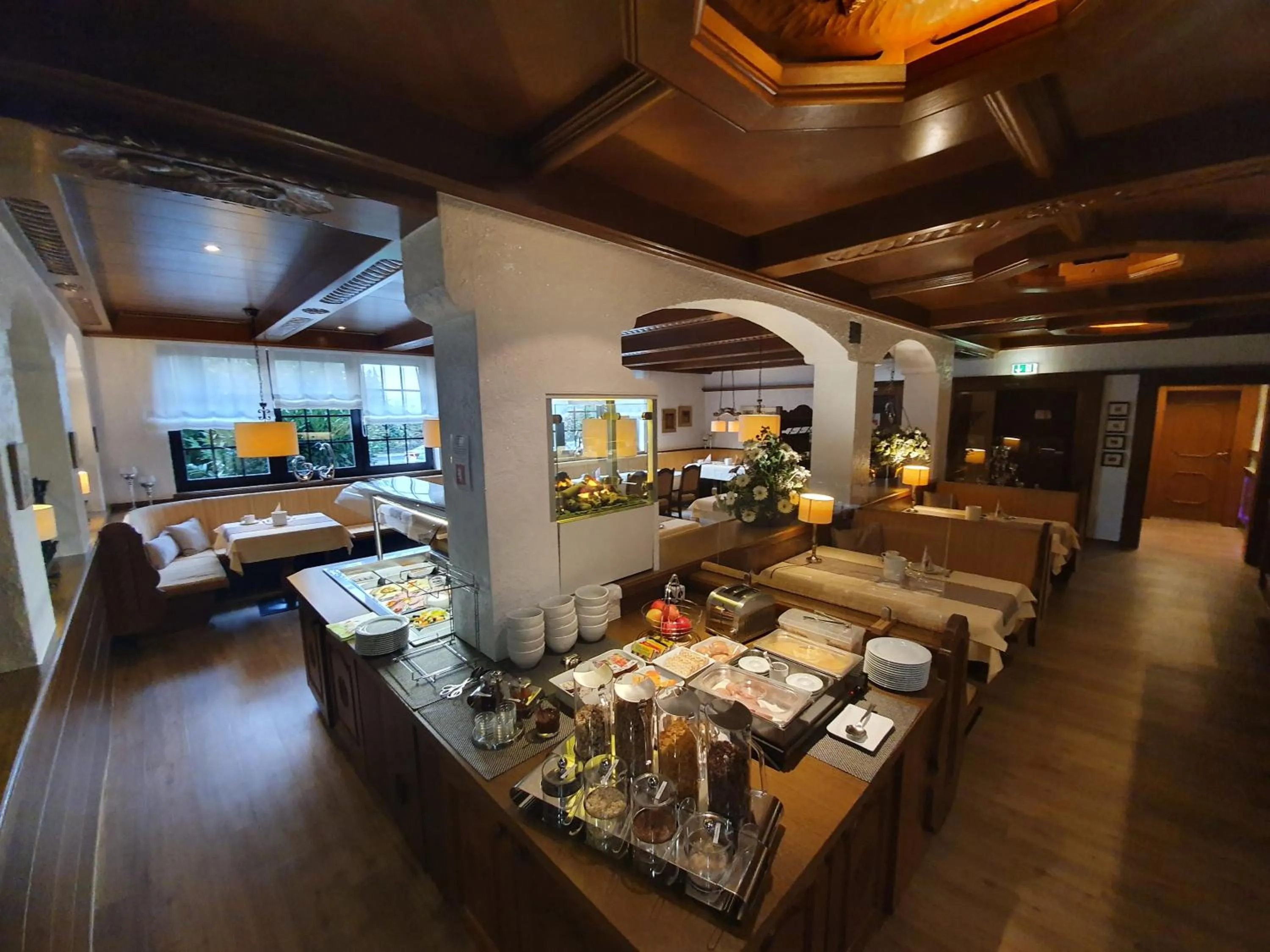 Food and drinks in Dreispitz -B&B-Hotel Garni