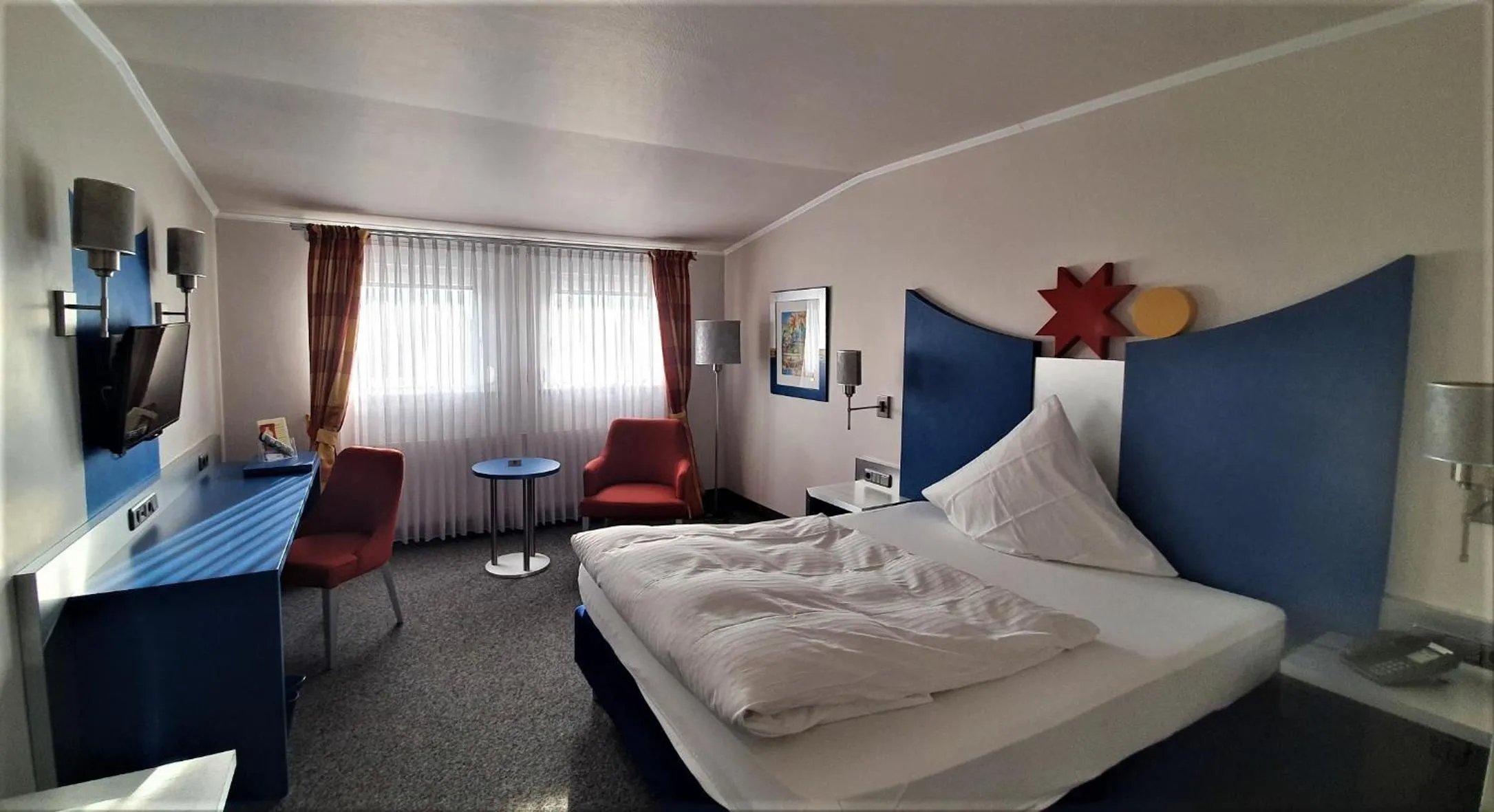 Photo of the whole room, Bed in Dreispitz -B&B-Hotel Garni