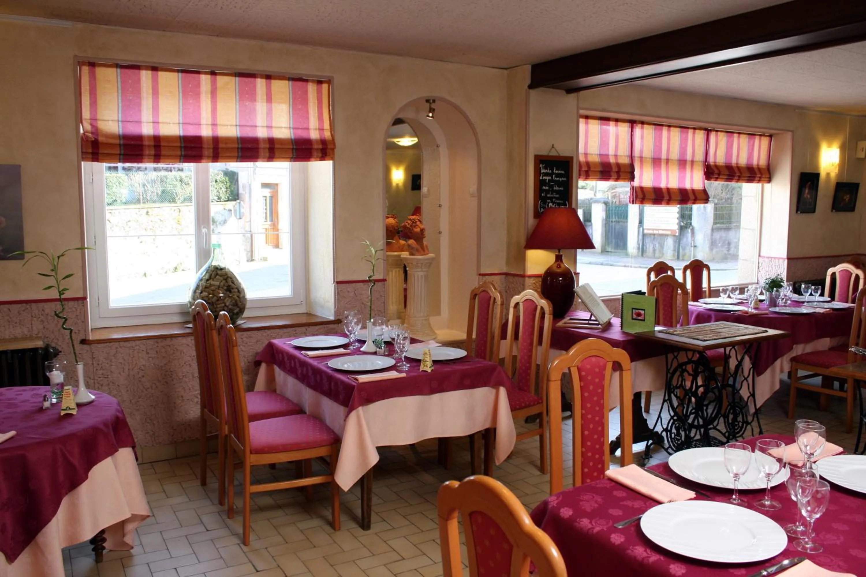 Restaurant/places to eat in Hôtel - Restaurant des Voyageurs