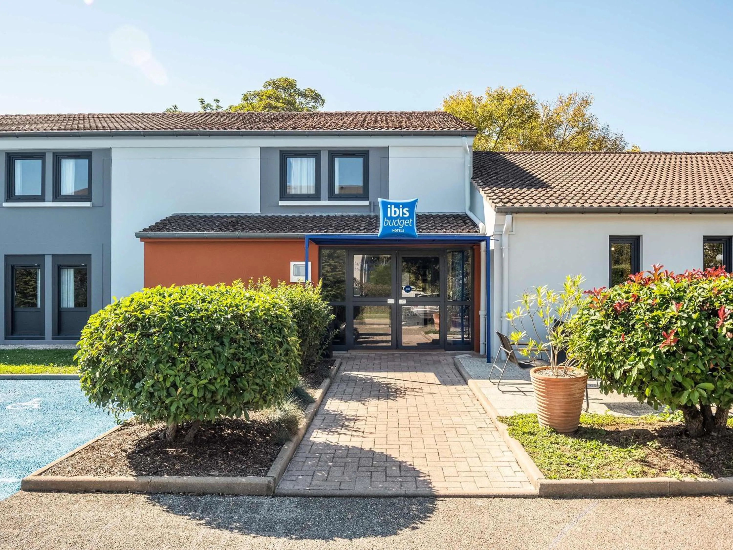 Property building in Ibis Budget Villefranche