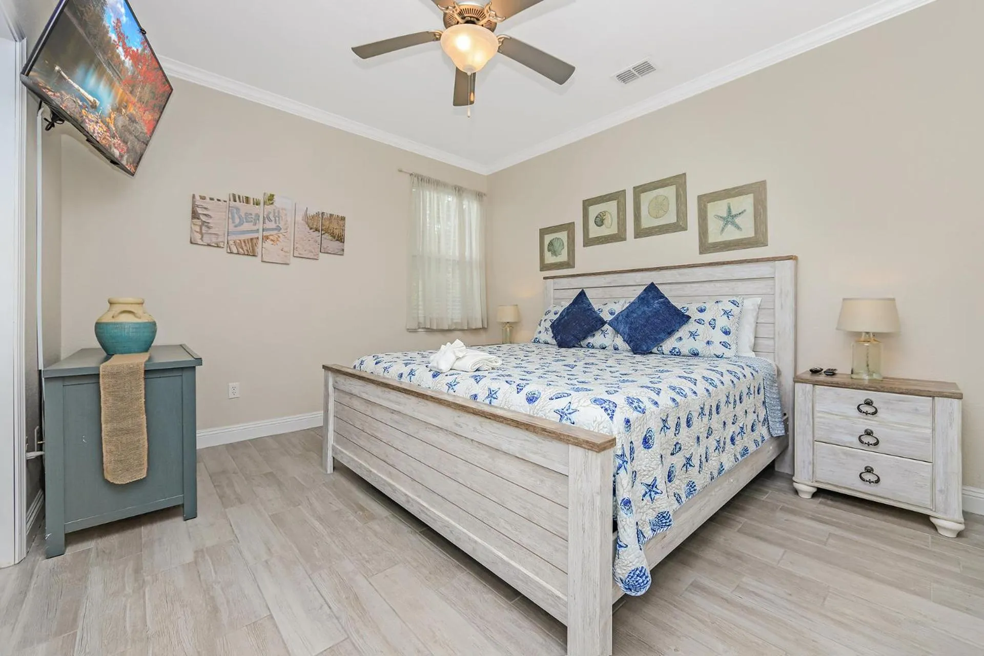 Bedroom, Bed in Village Retreat