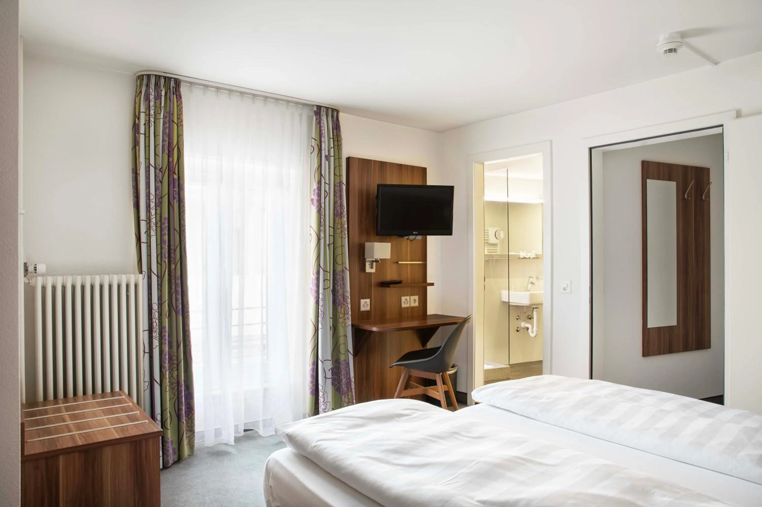 Photo of the whole room, Bed in Hotel Resslirytti