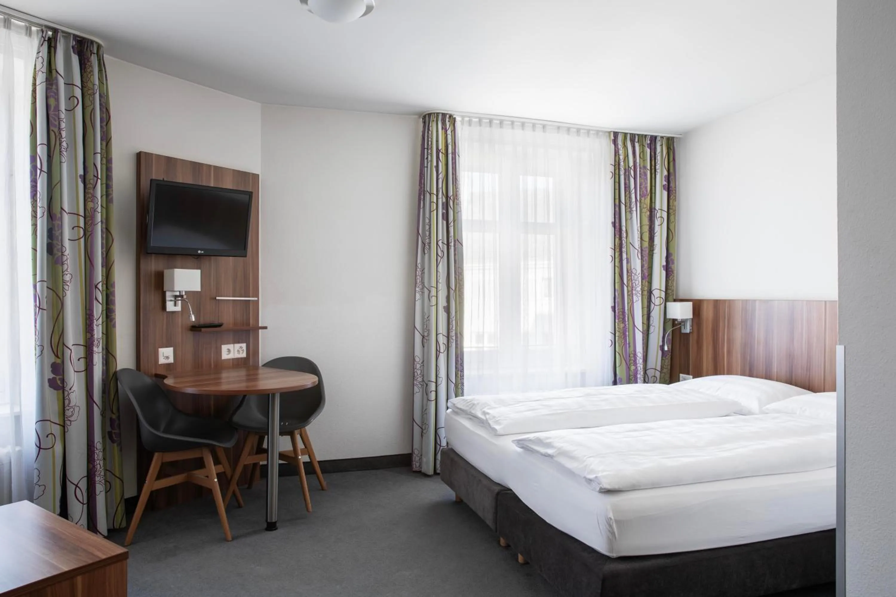 Photo of the whole room, Bed in Hotel Resslirytti