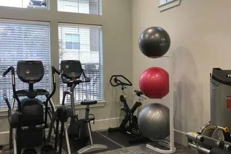 Magnificent Furnished Apartment near Exxon Campus