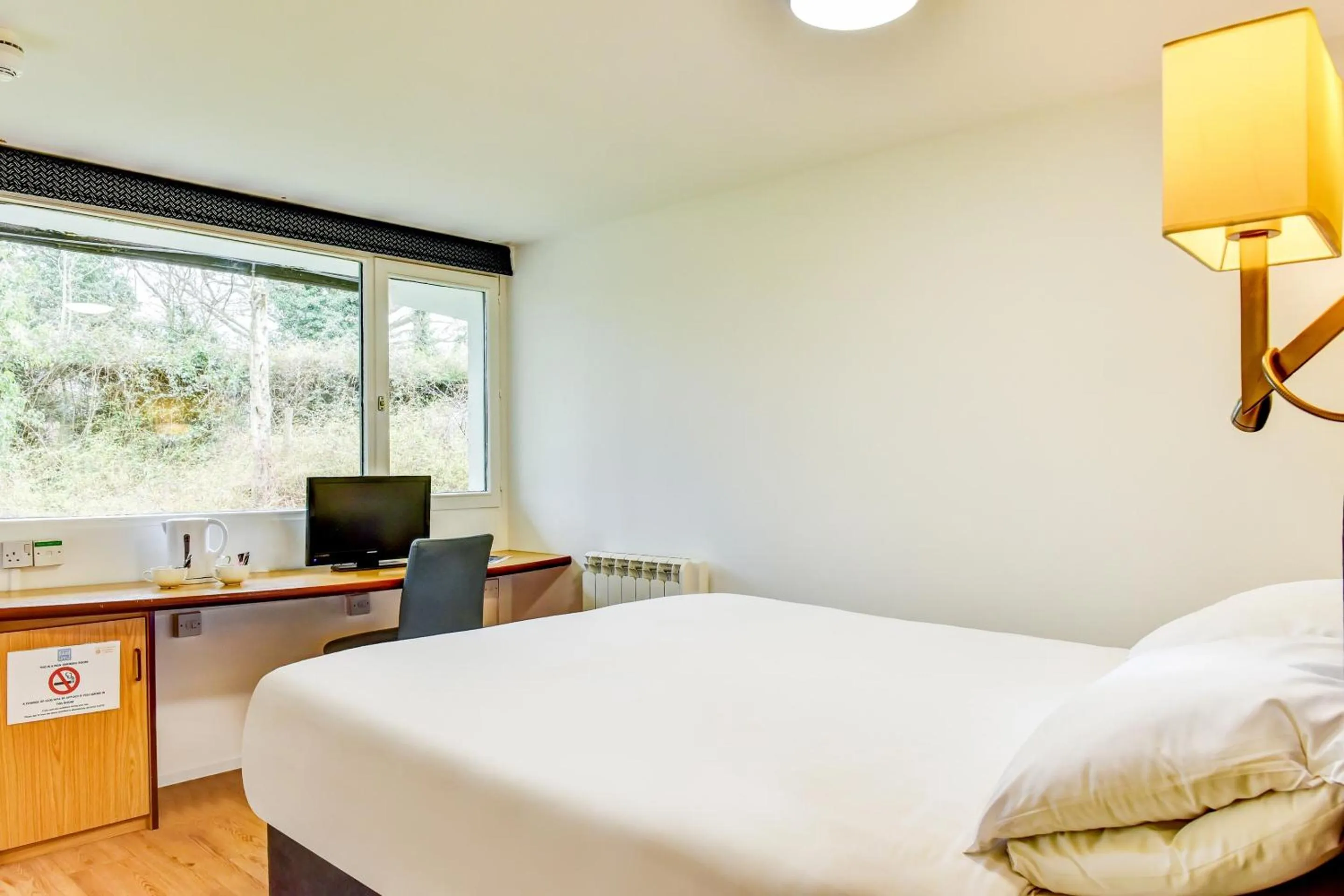 Bedroom, Bed in The Hotel Rafiya, Redditch