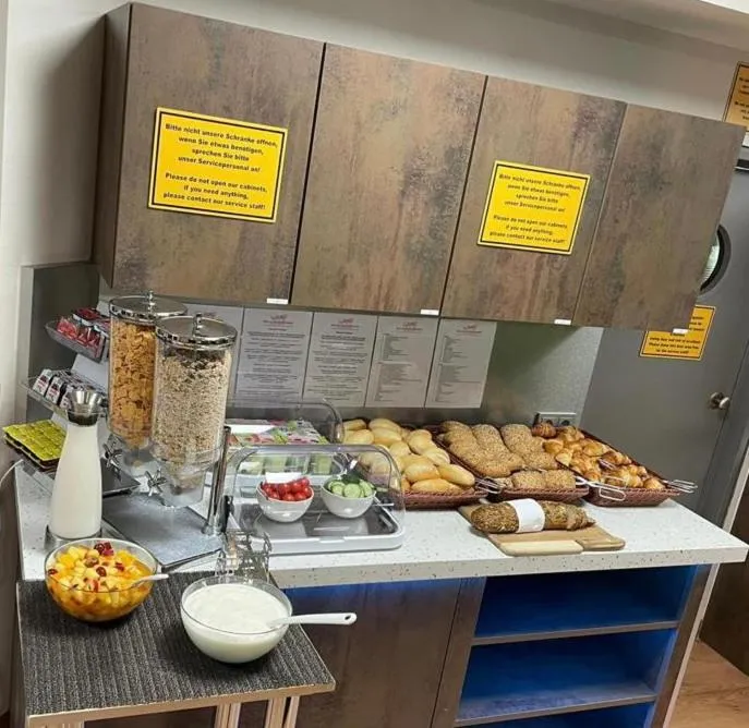 Breakfast in Hotel am Schlosspark Herten