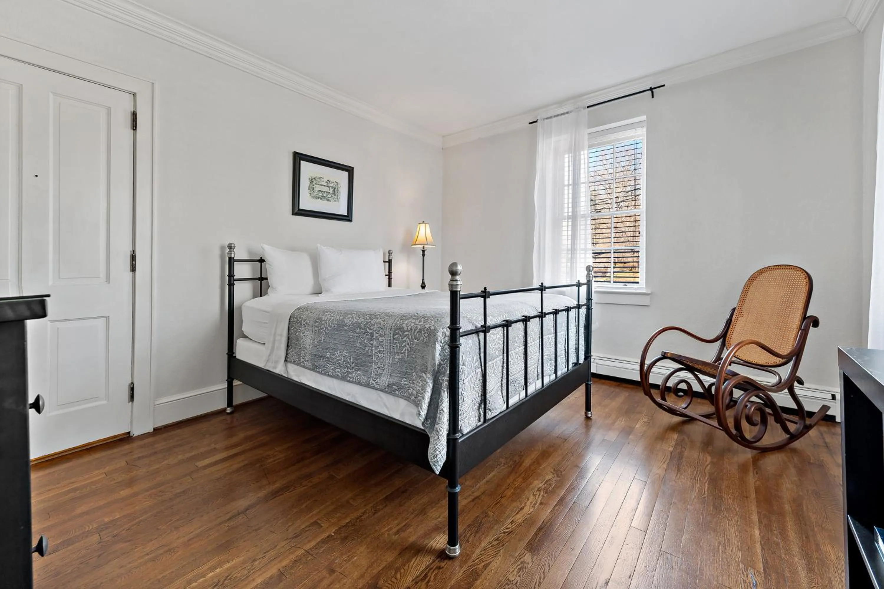 Photo of the whole room, Bed in The Monte Vista Hotel