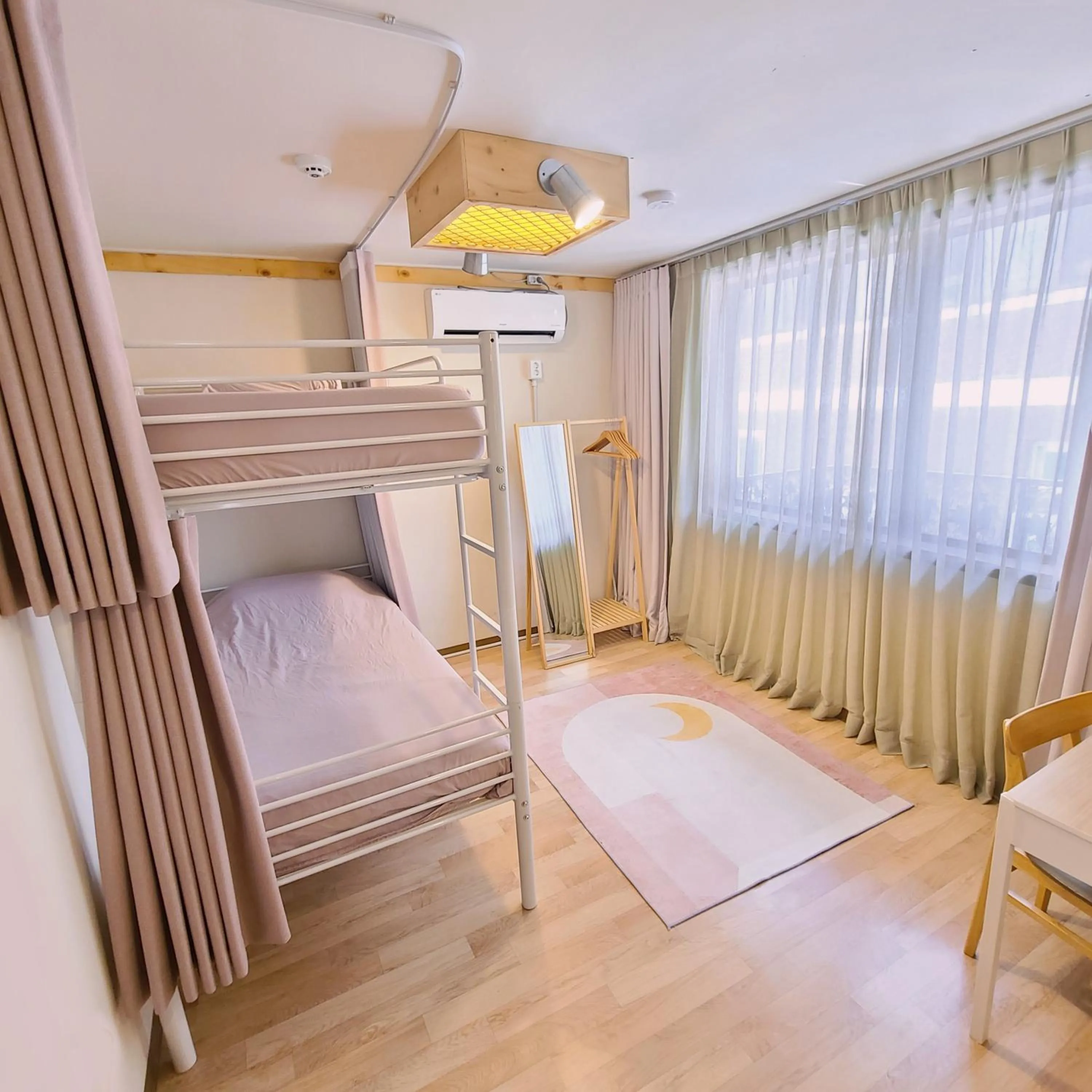Photo of the whole room, Bed in Batwo Stay - For foreigners only
