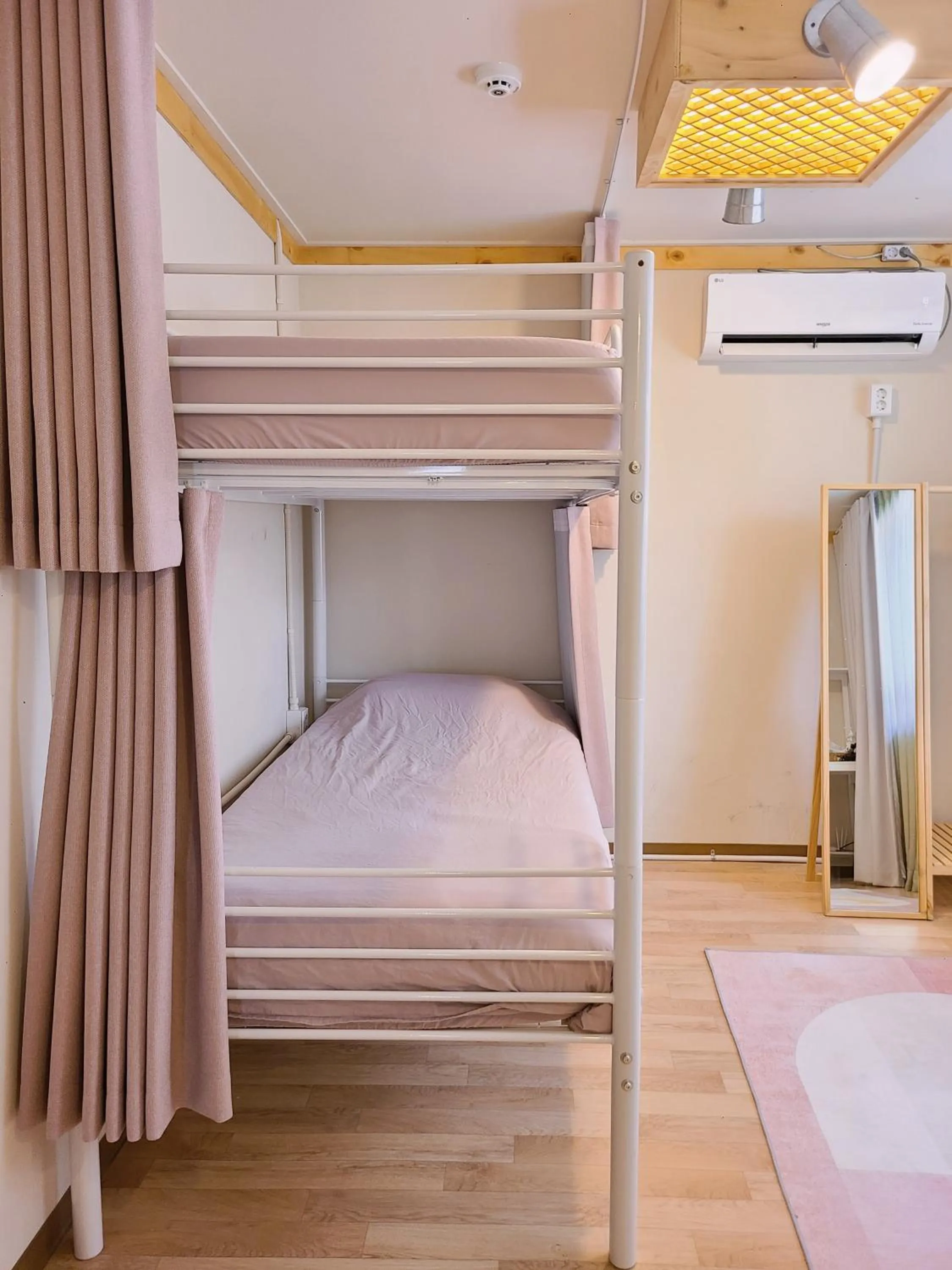 Photo of the whole room, Bed in Batwo Stay - For foreigners only