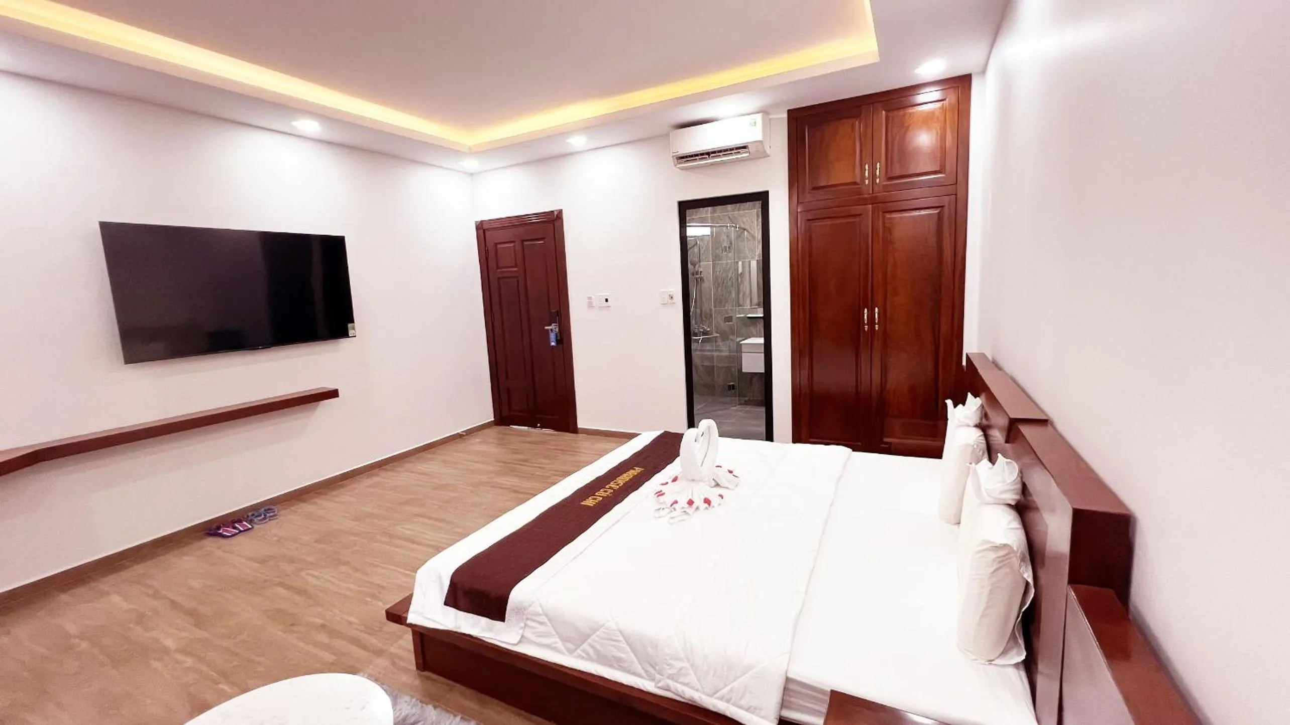 Photo of the whole room, Bed in Paradise Cu Chi Hotel