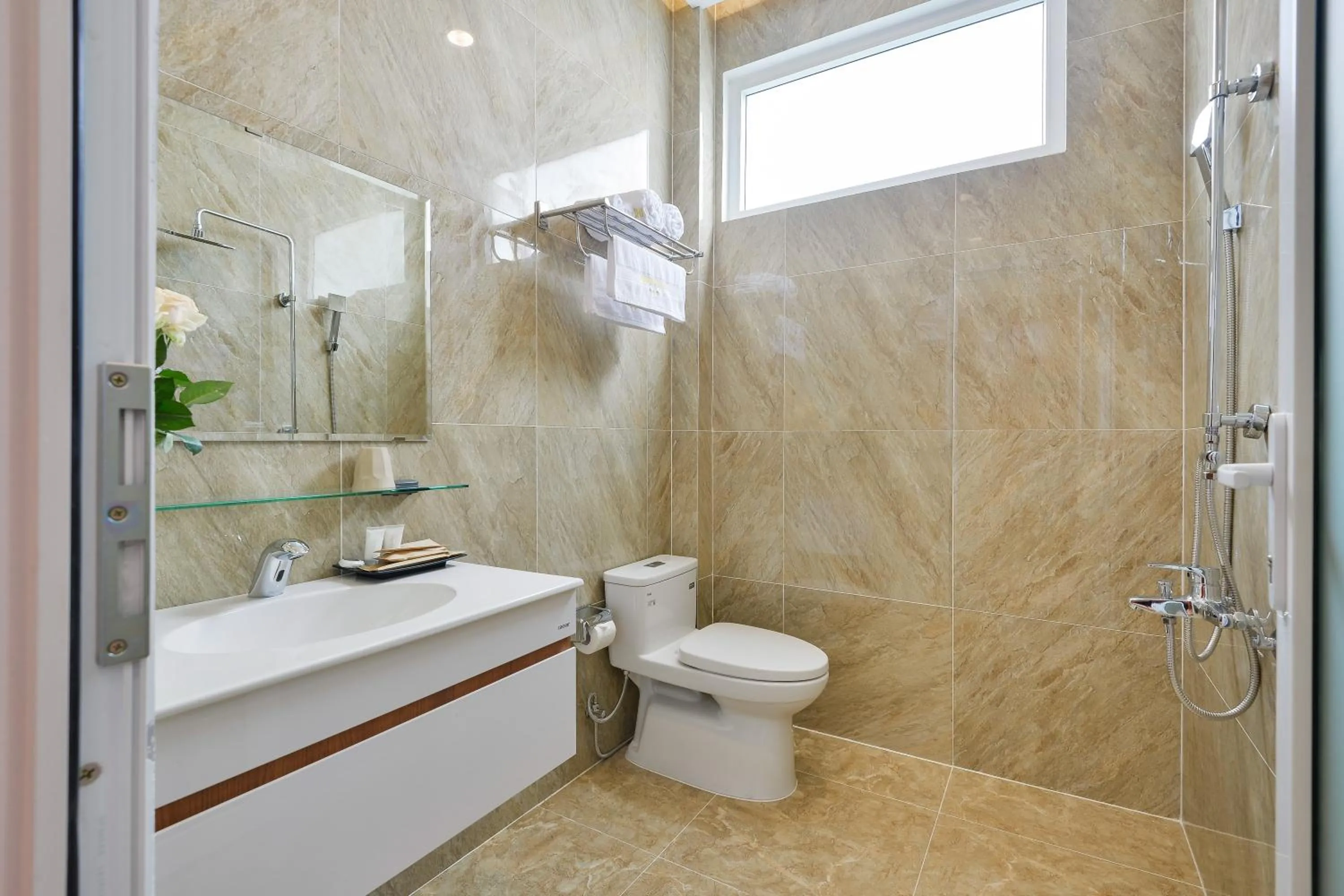 Shower in Paradise Cu Chi Hotel