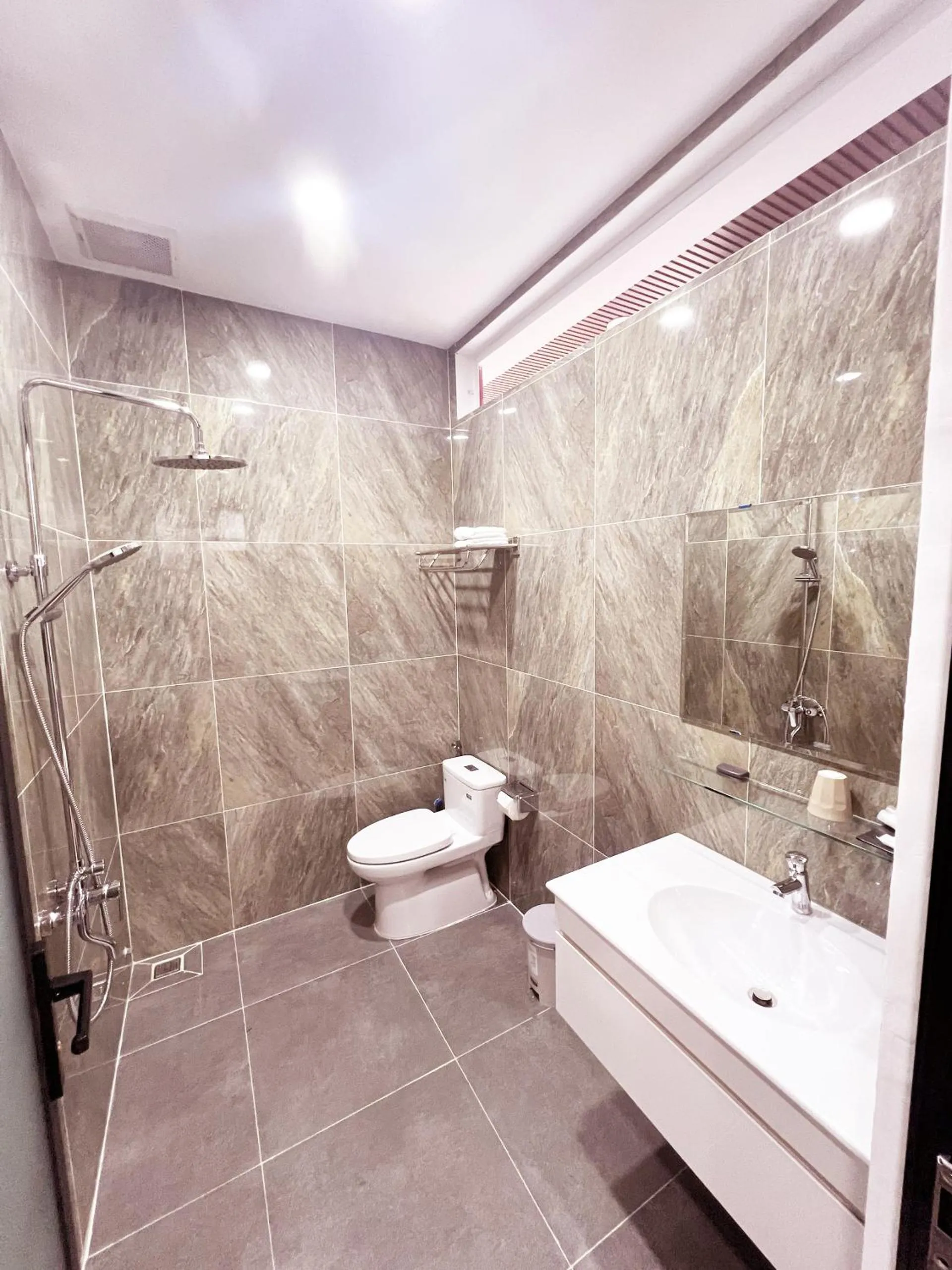 Toilet in Paradise Cu Chi Hotel