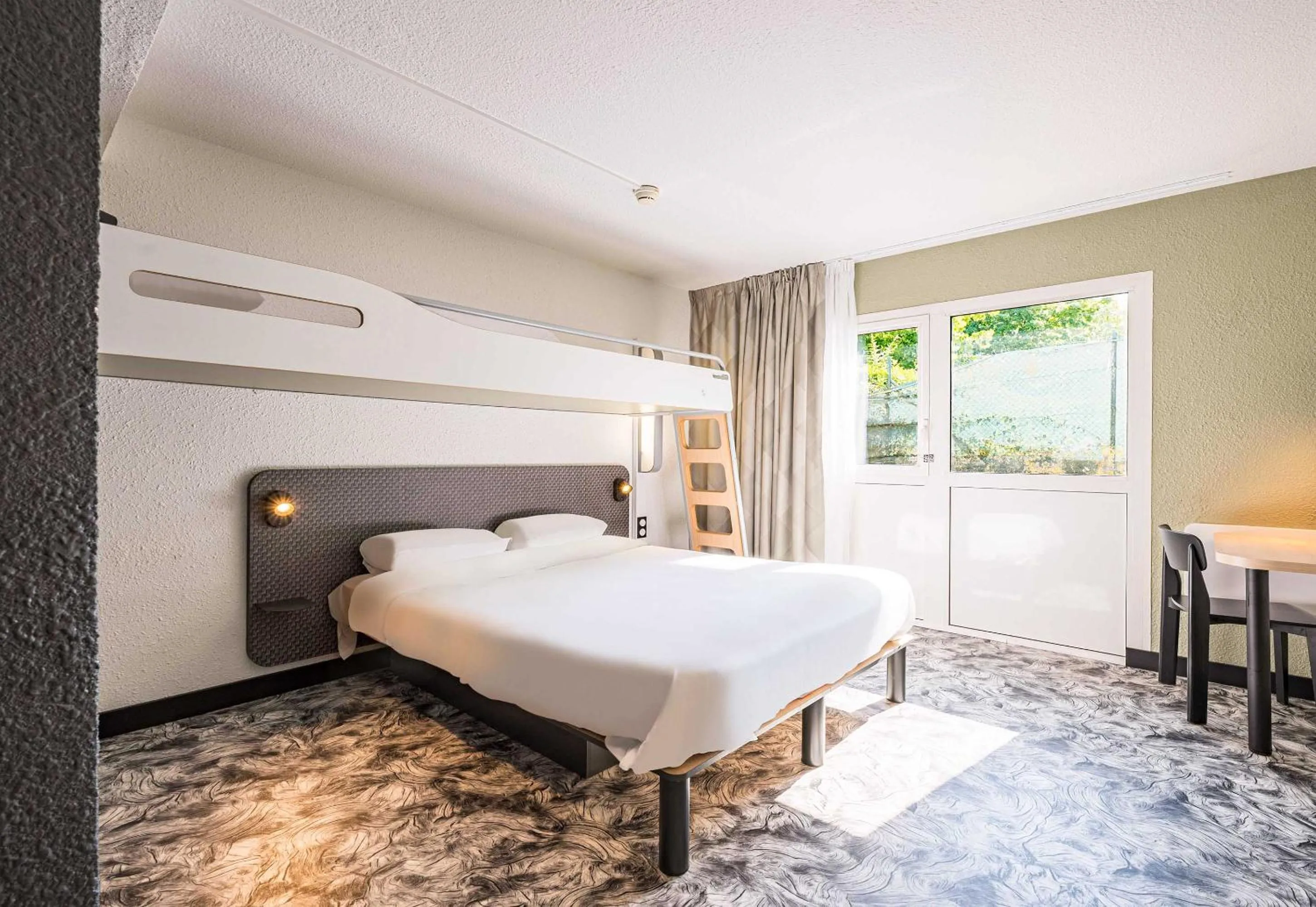 Photo of the whole room, Bed in B&B HOTEL Annemasse Est