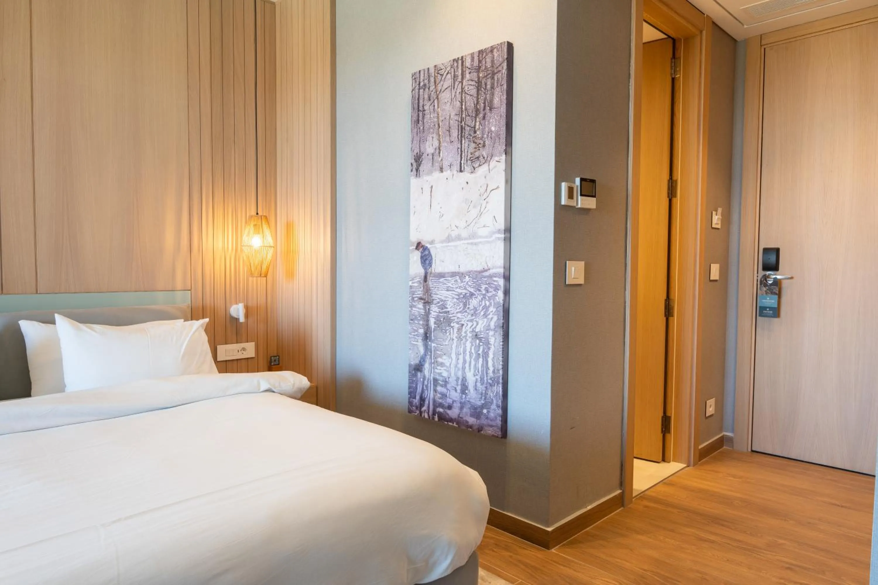 Photo of the whole room, Bed in Oakridge Hotel & Spa