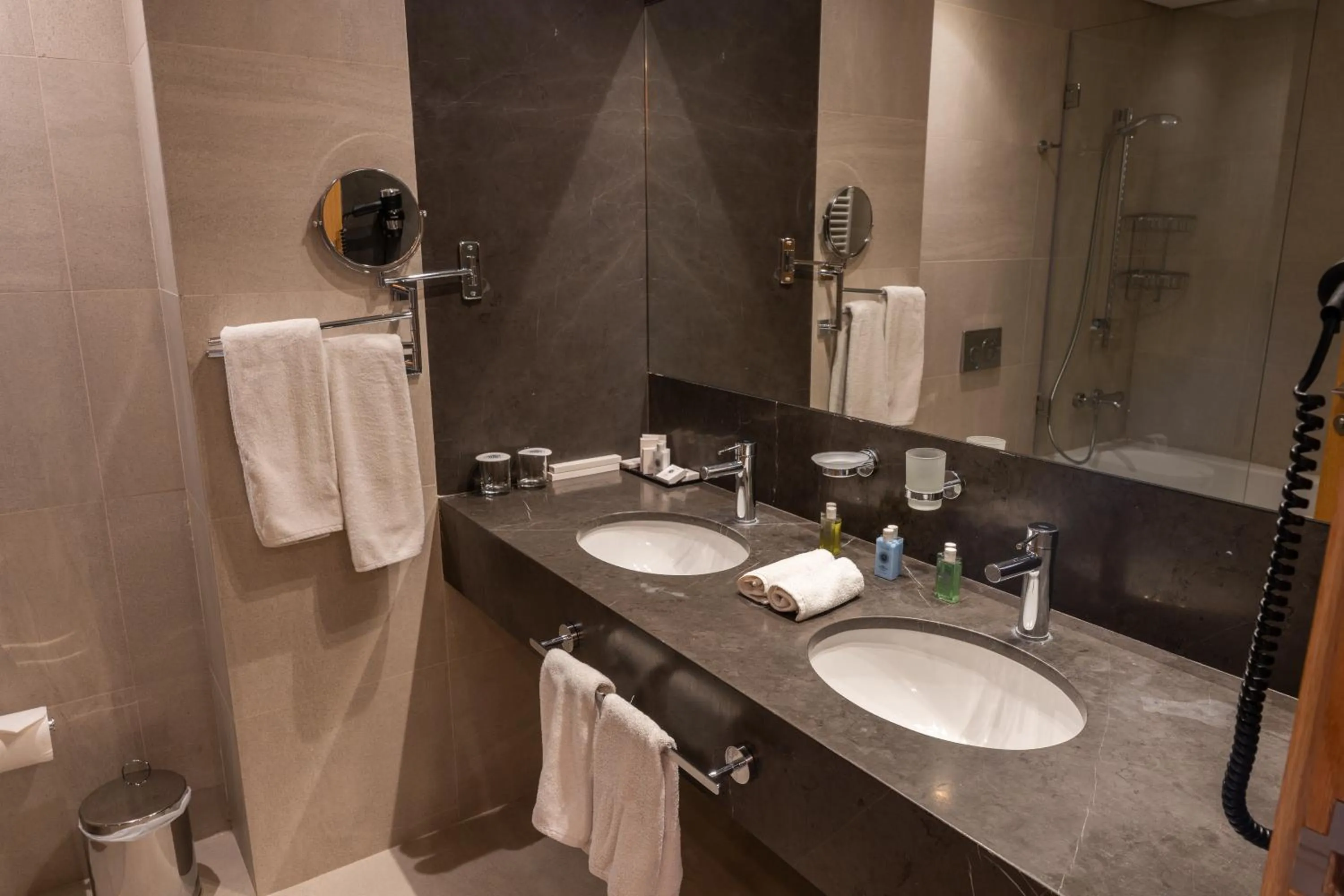 Bathroom in Oakridge Hotel & Spa