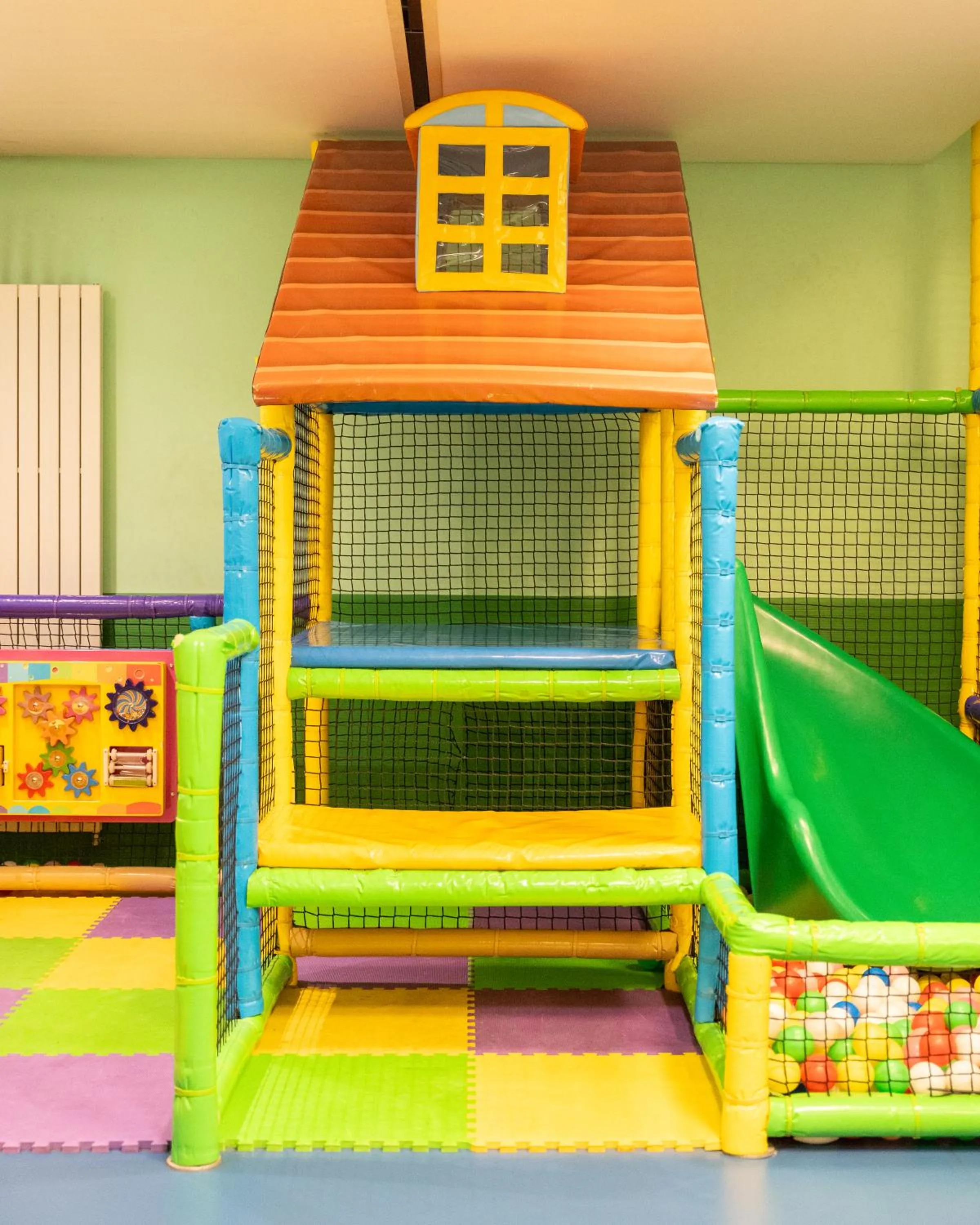 Children play ground in Oakridge Hotel & Spa